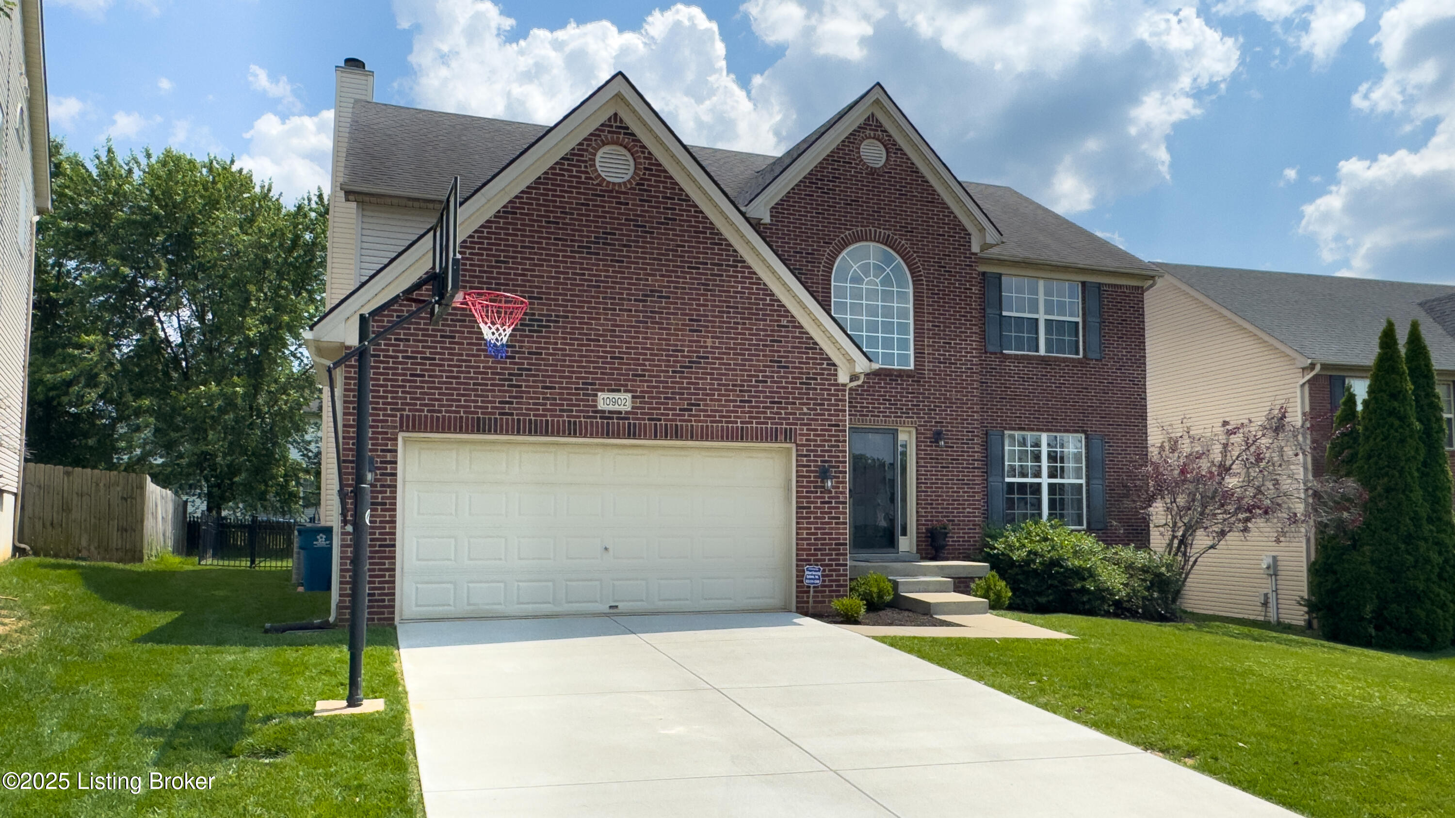 10902 Collington Dr