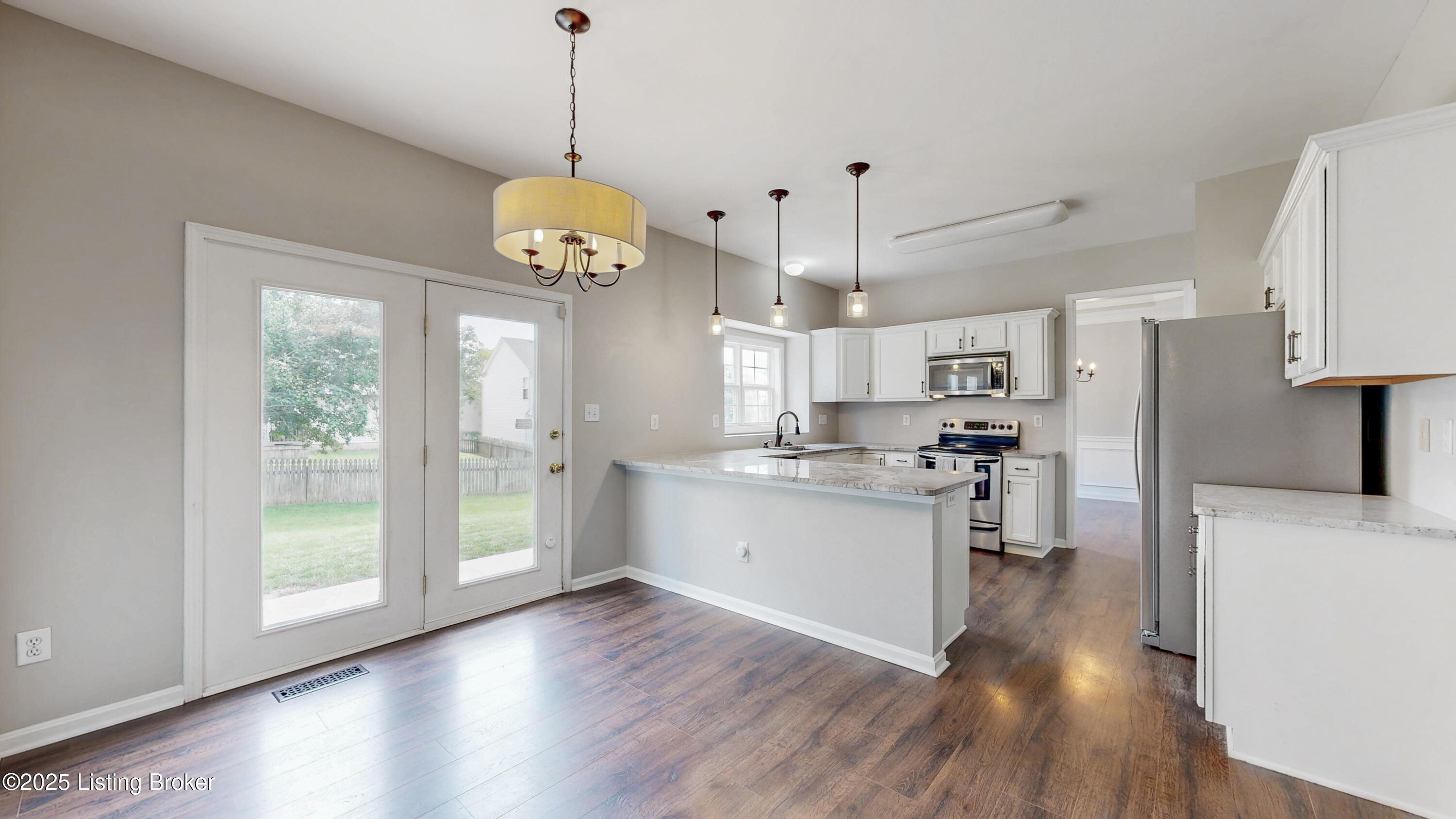 10902 Collington Dr