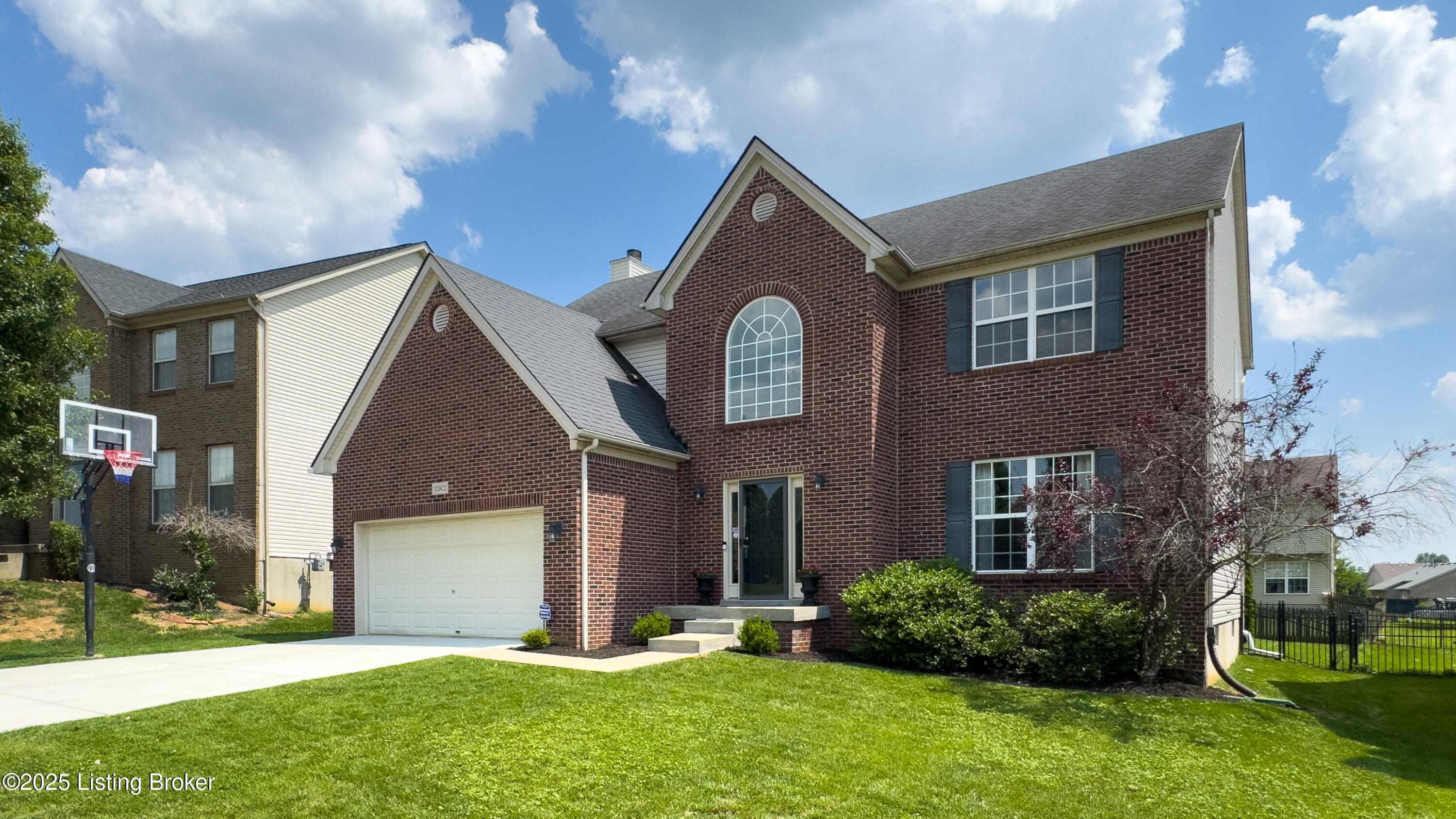10902 Collington Dr