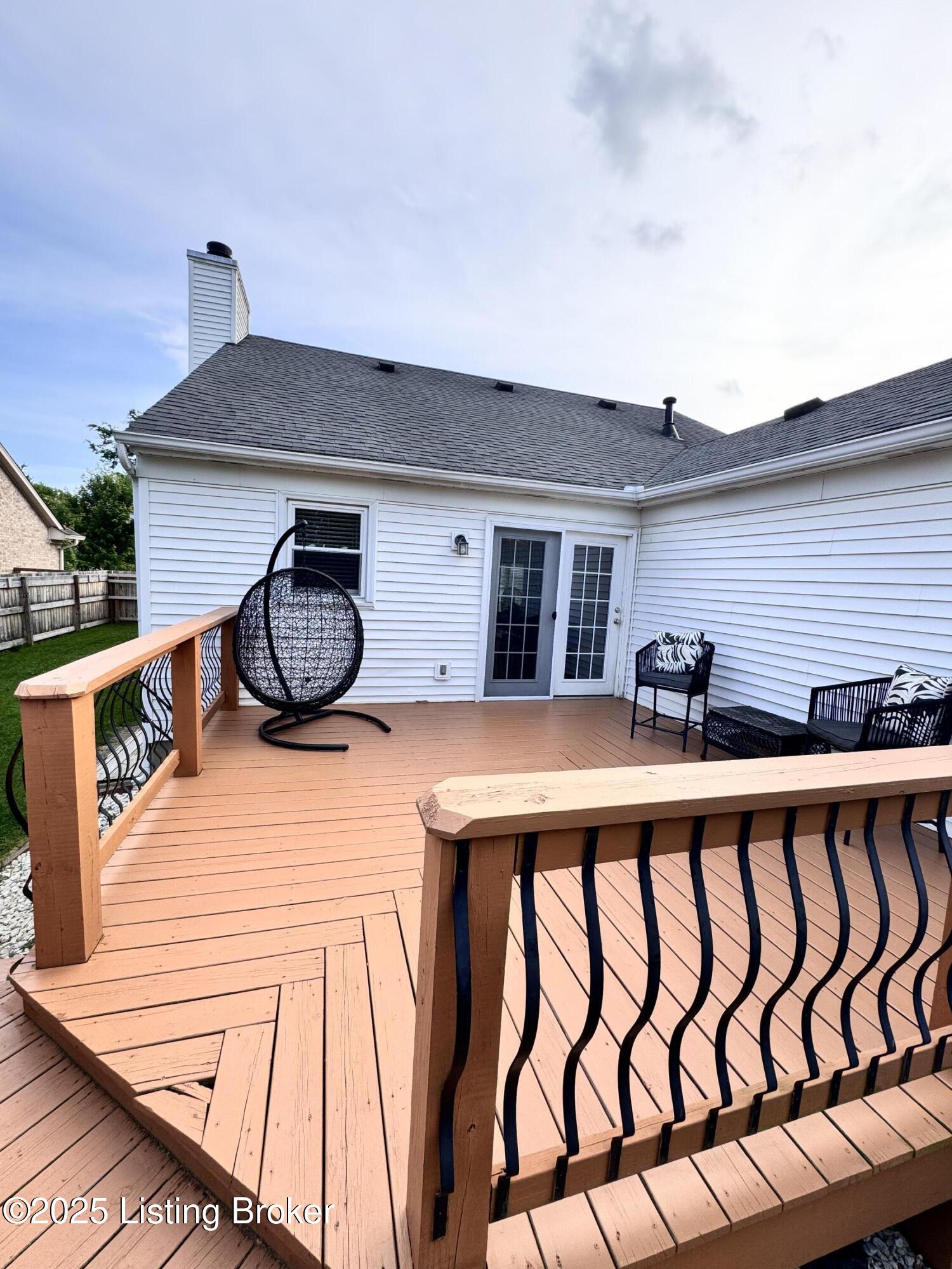 3907 Vantage Pl