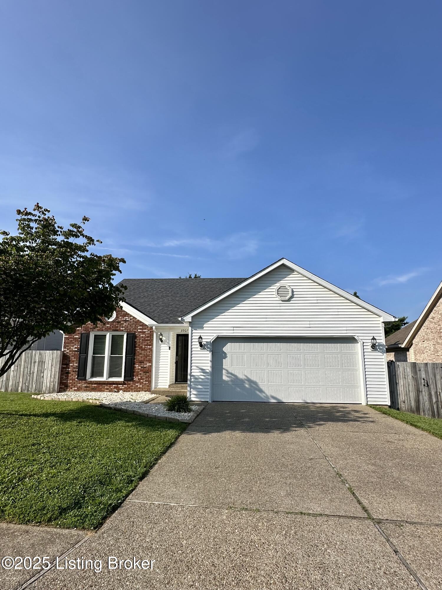 3907 Vantage Pl