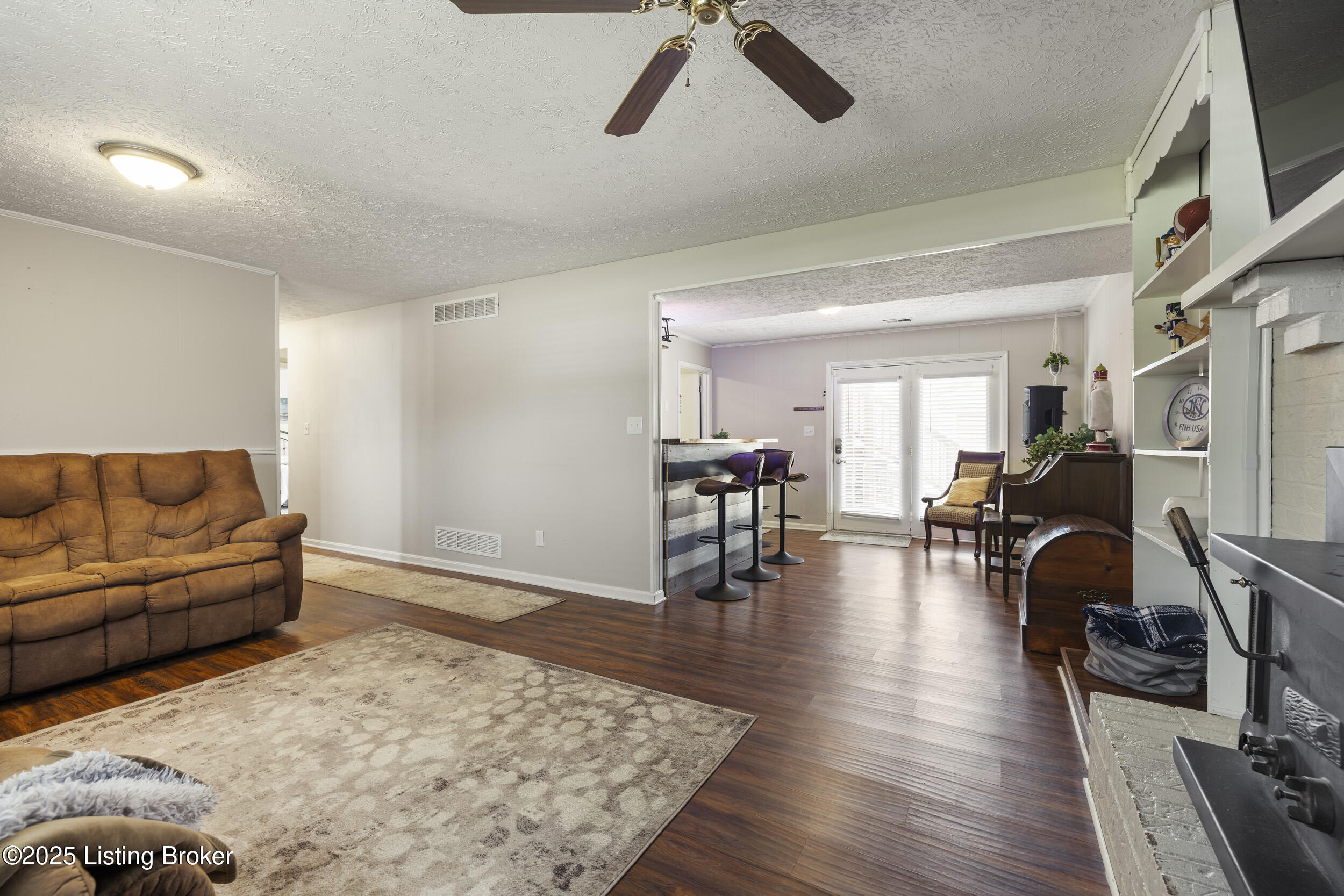 8502 Gregory Way