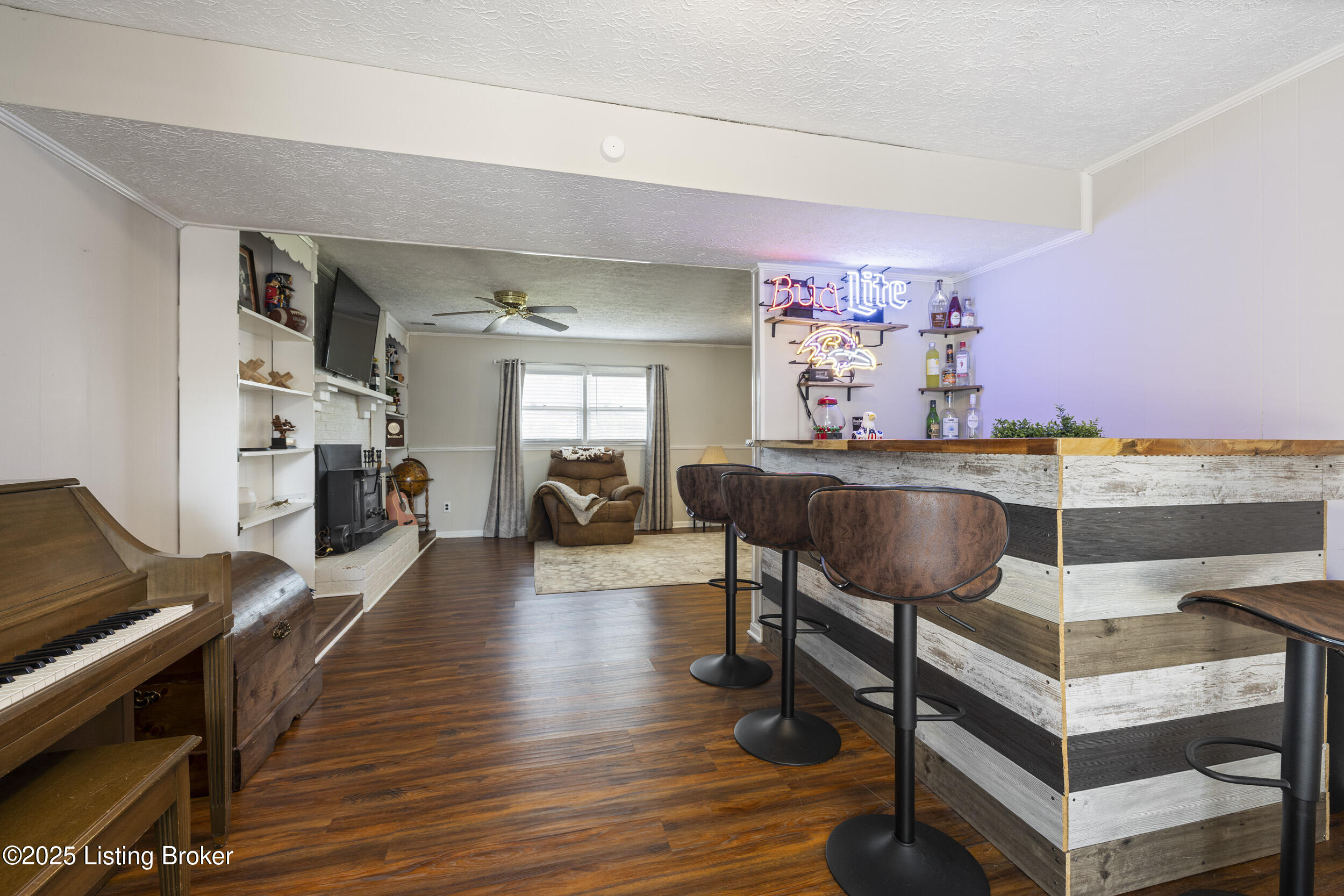 8502 Gregory Way