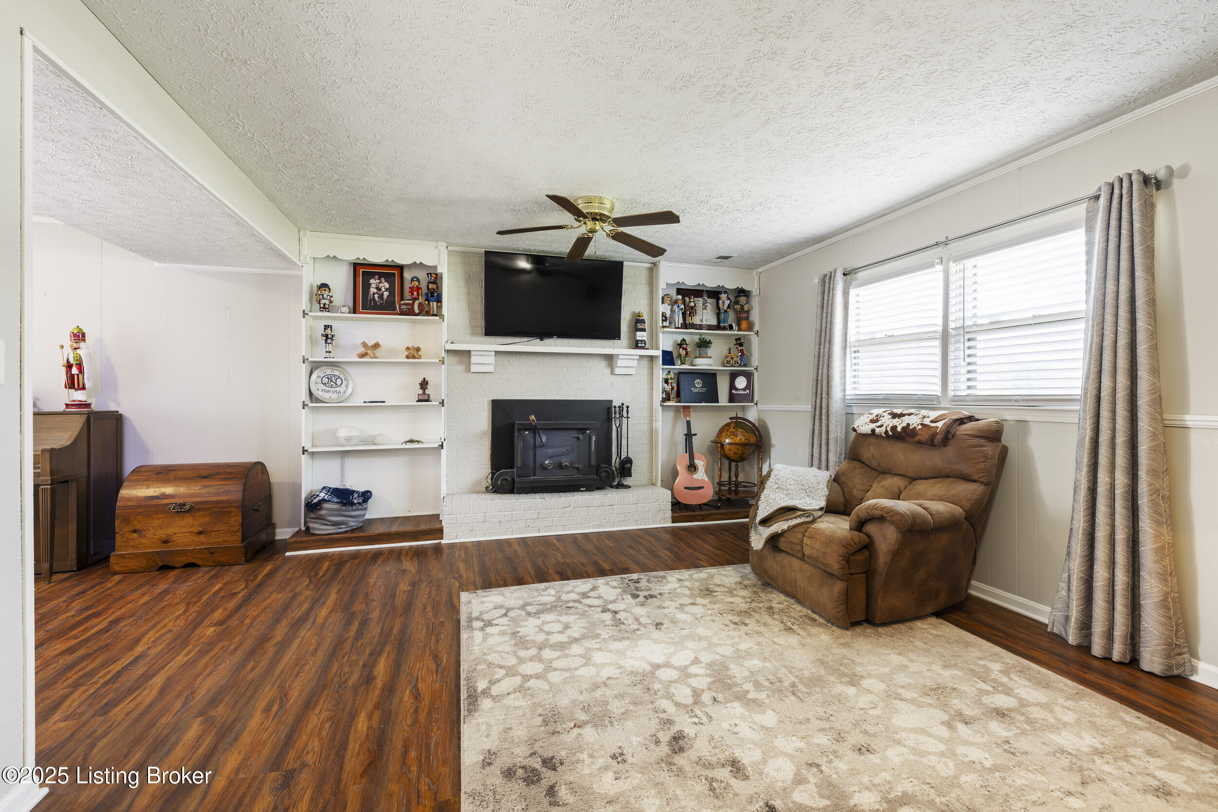 8502 Gregory Way
