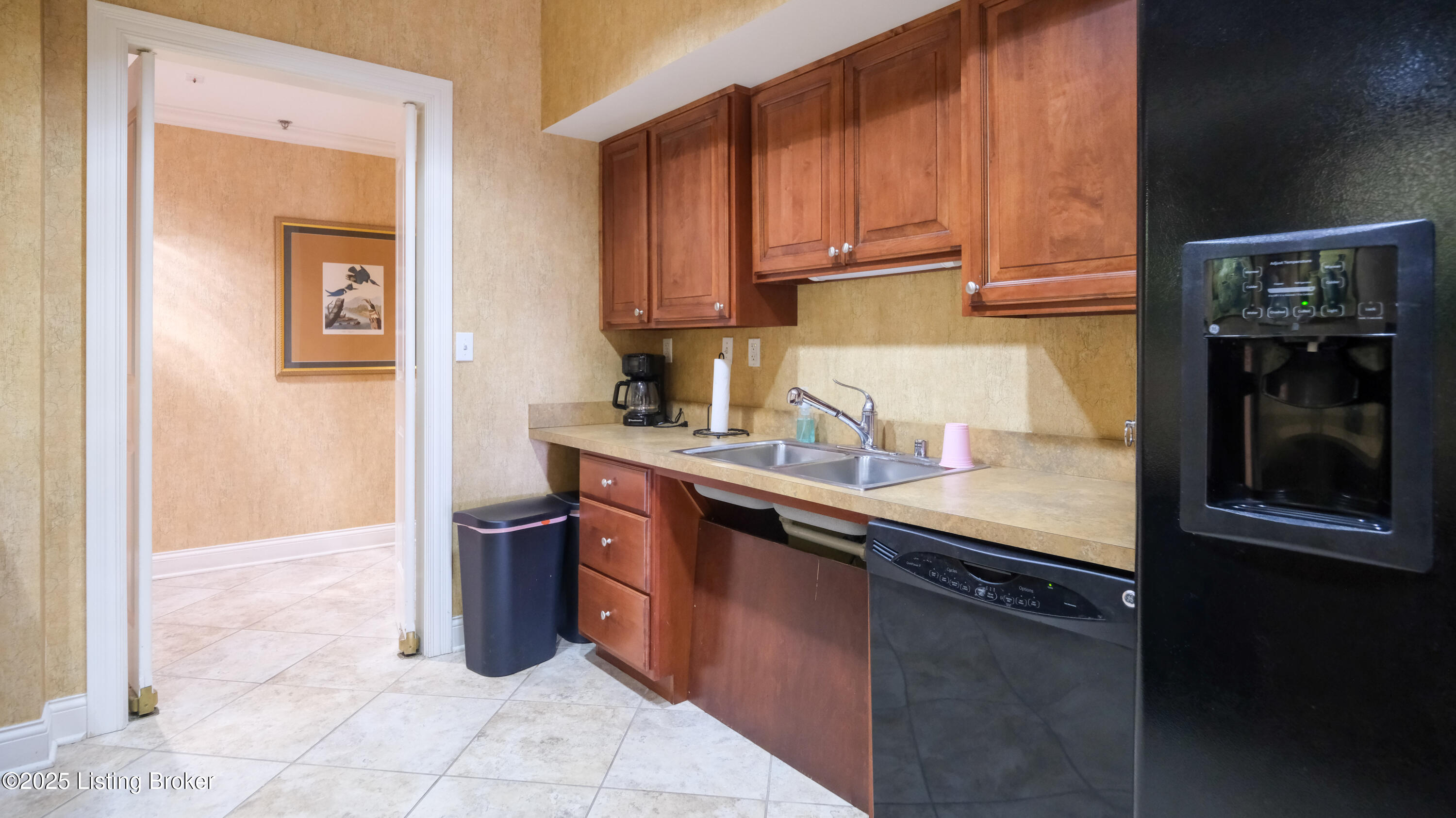 1300 Cardinal Dr 301