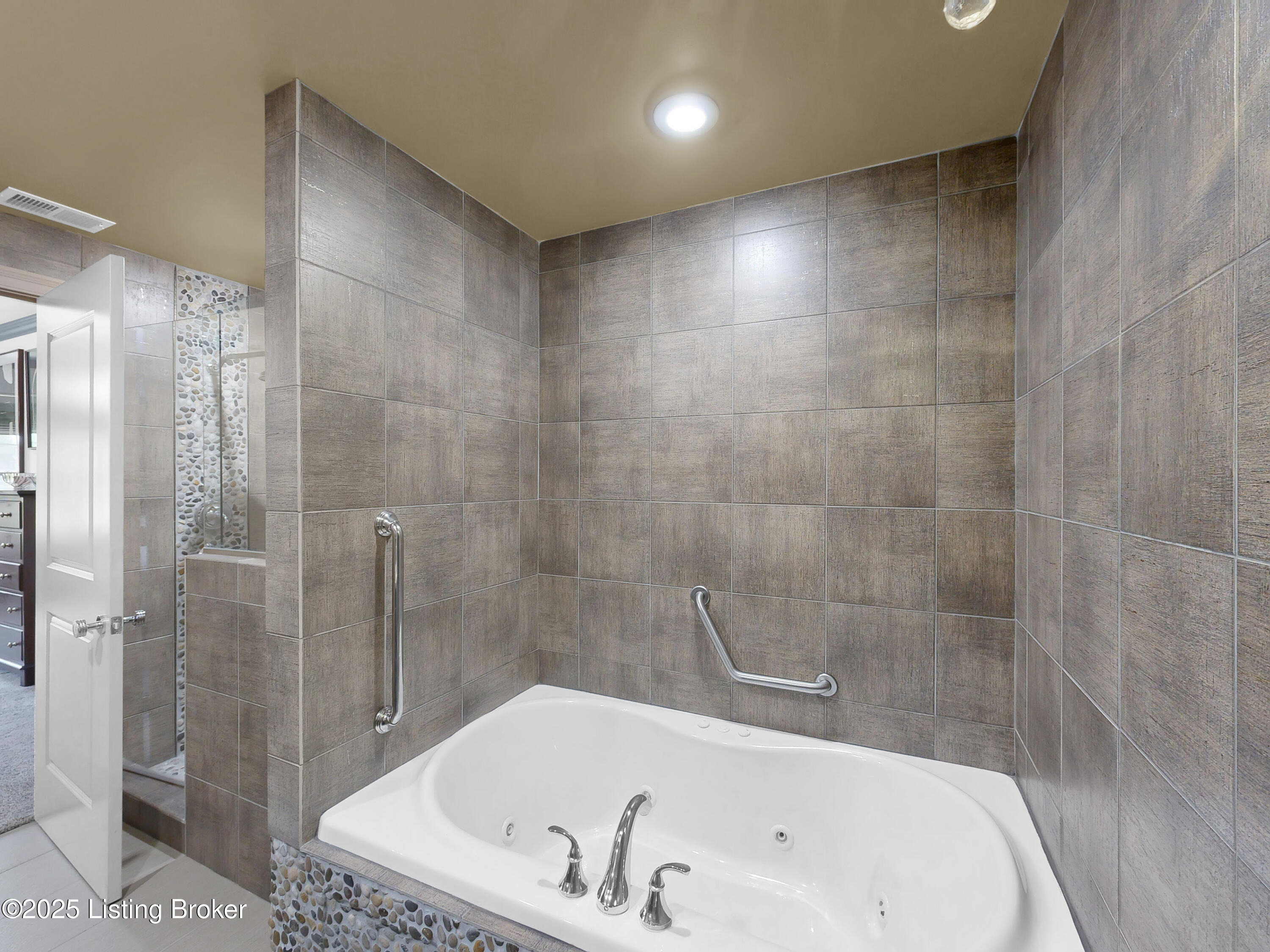 1300 Cardinal Dr 301