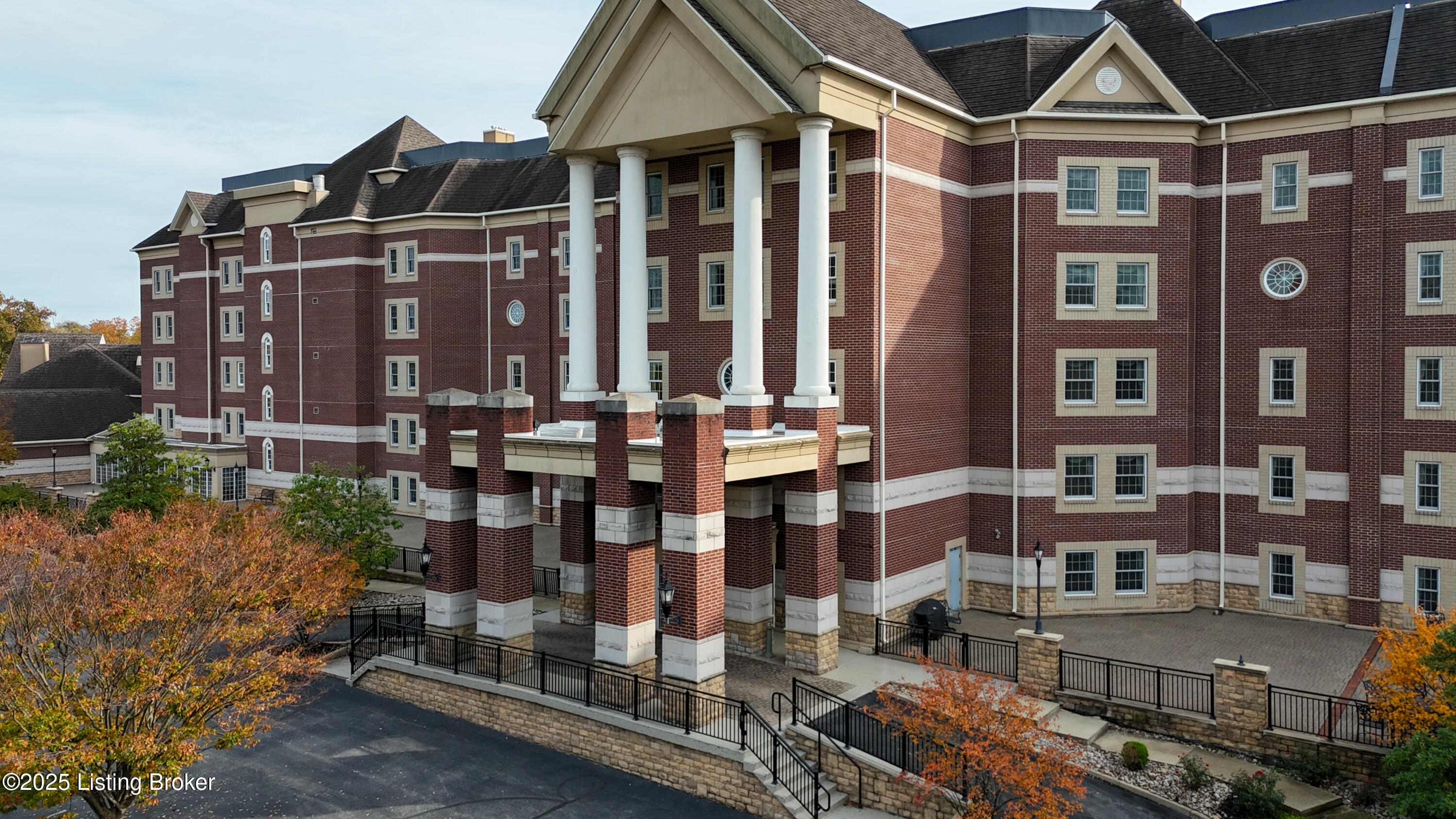 1300 Cardinal Dr 301