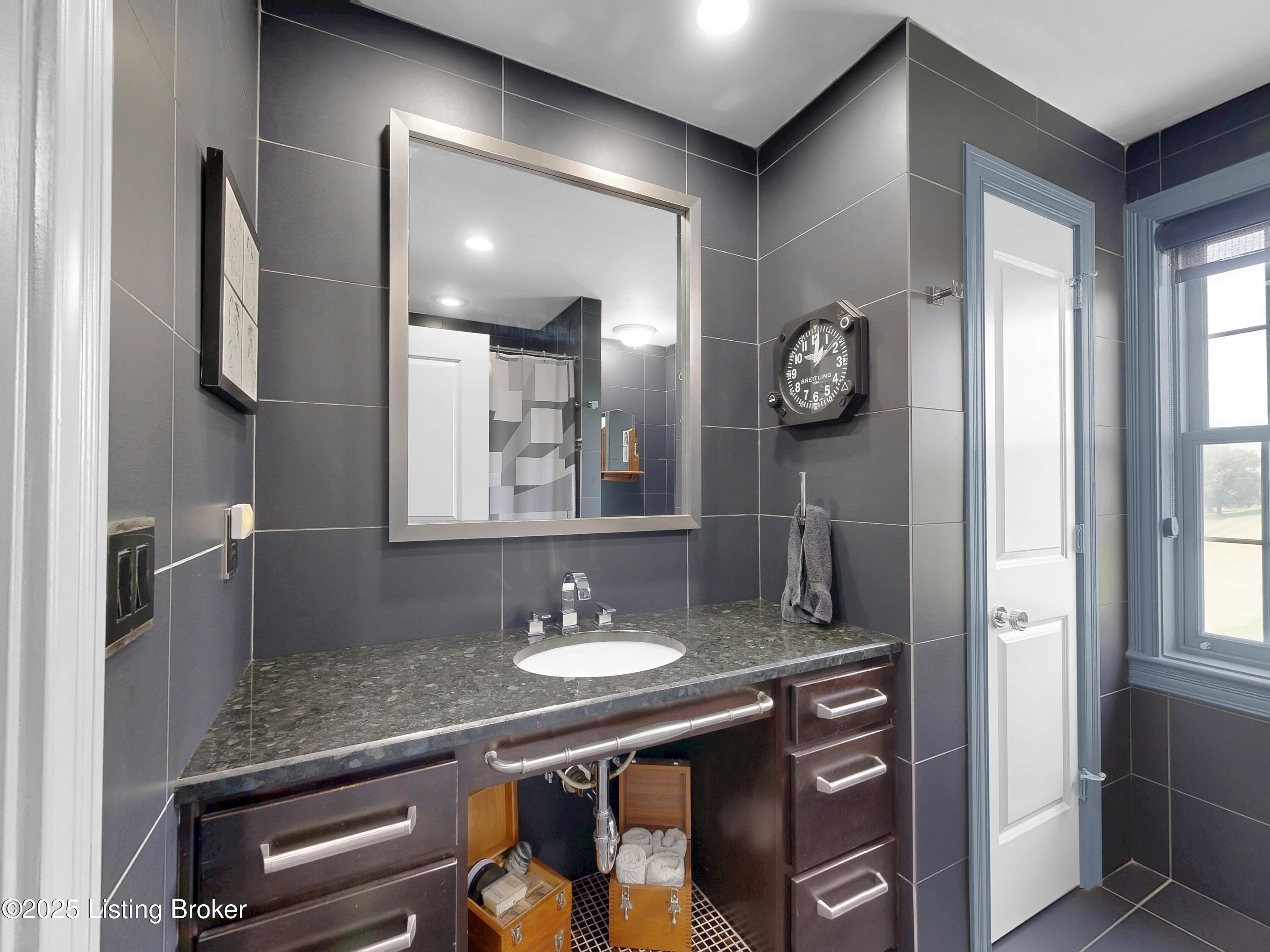 1300 Cardinal Dr 301