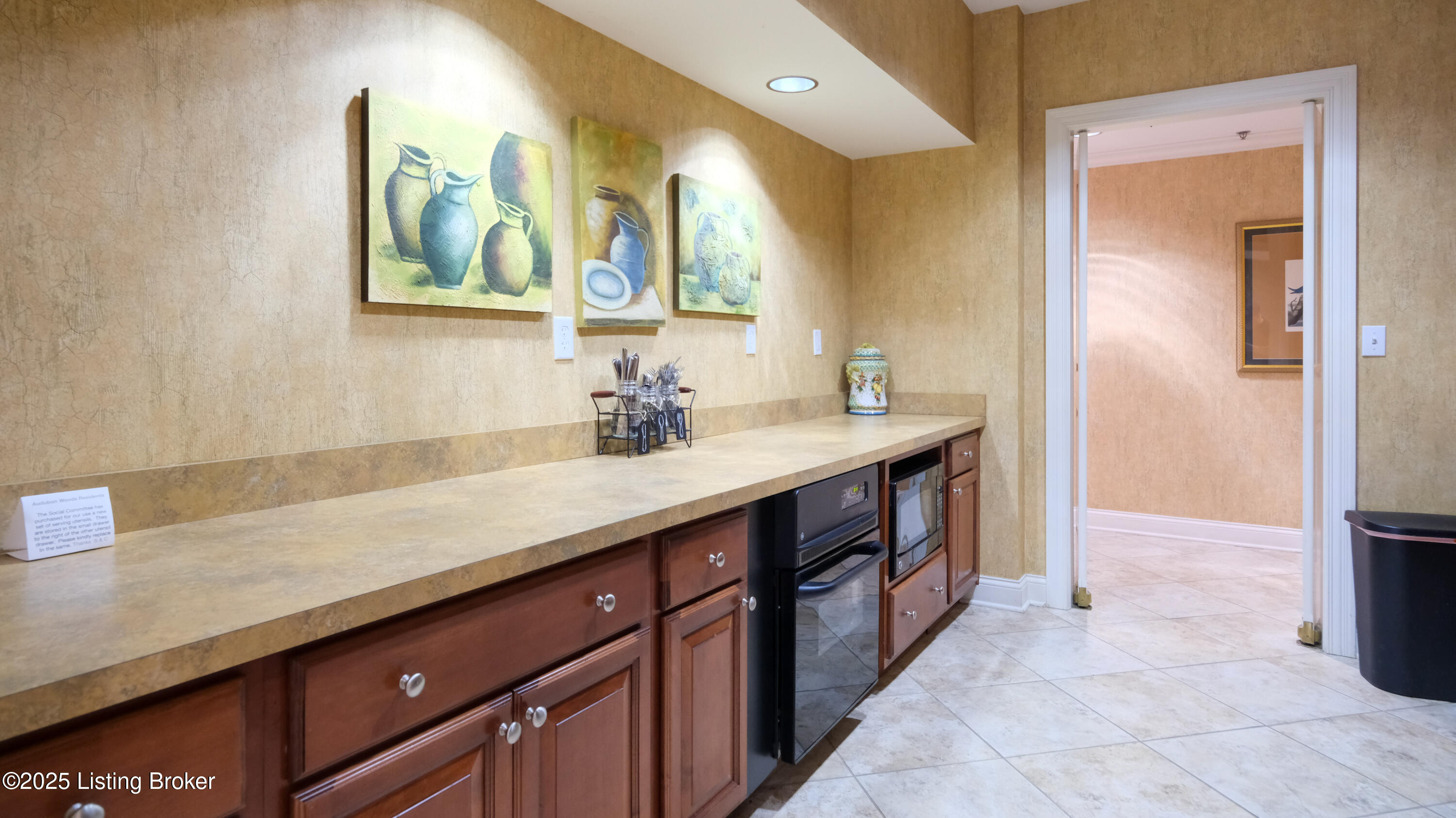1300 Cardinal Dr 301