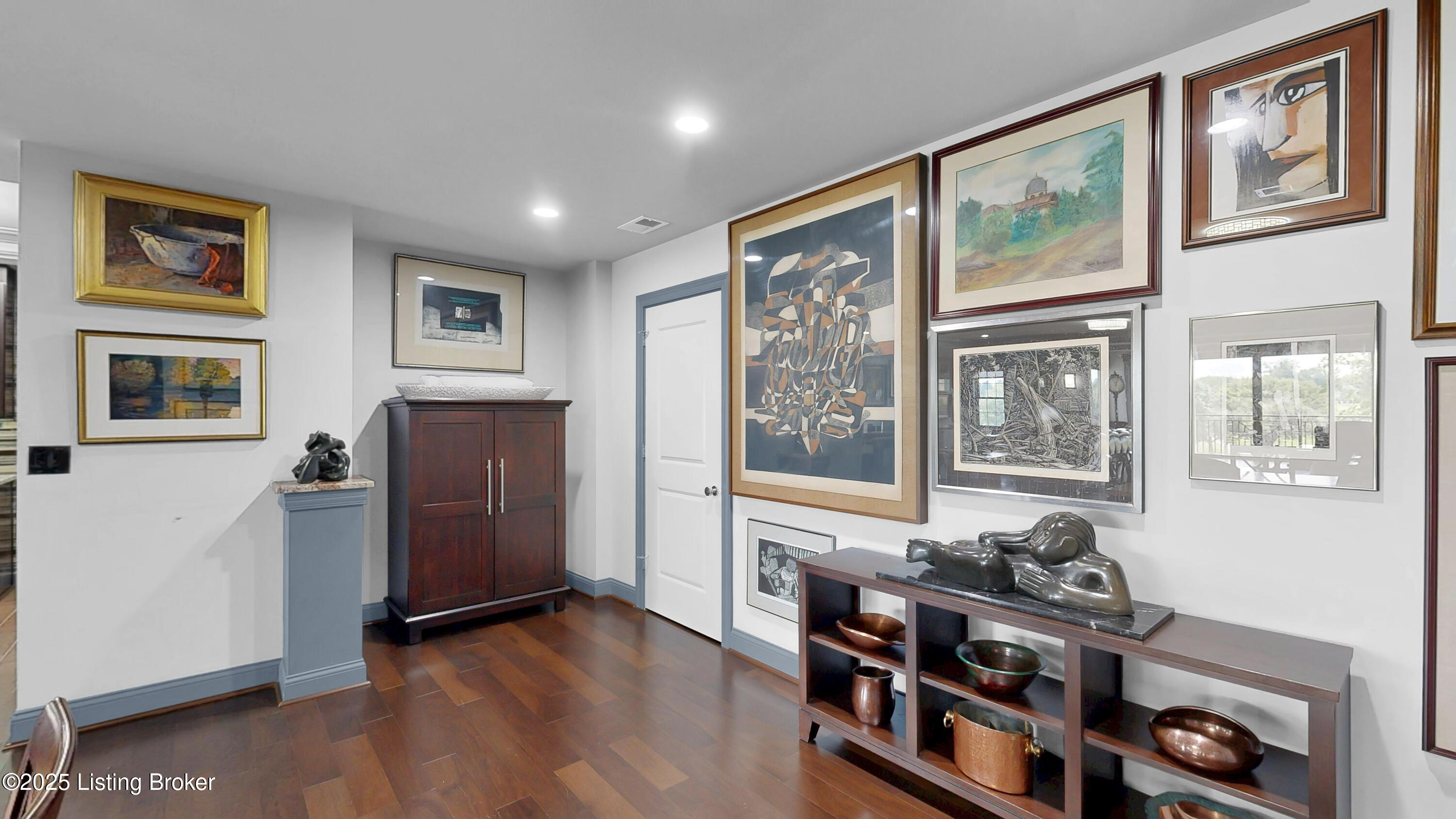 1300 Cardinal Dr 301
