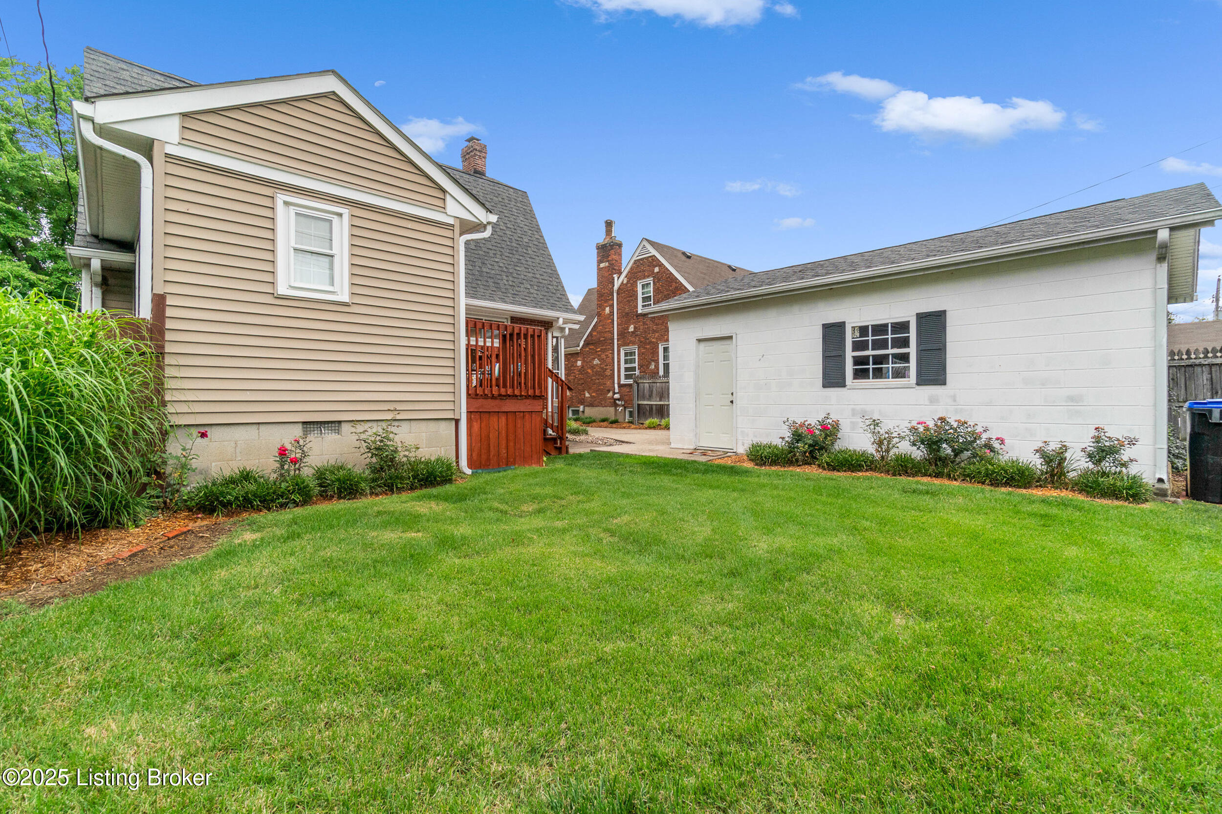 916 Greenleaf Rd