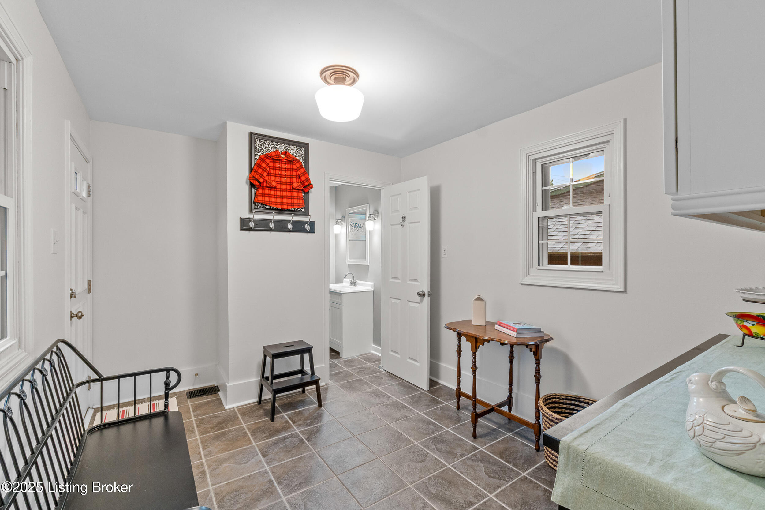 916 Greenleaf Rd