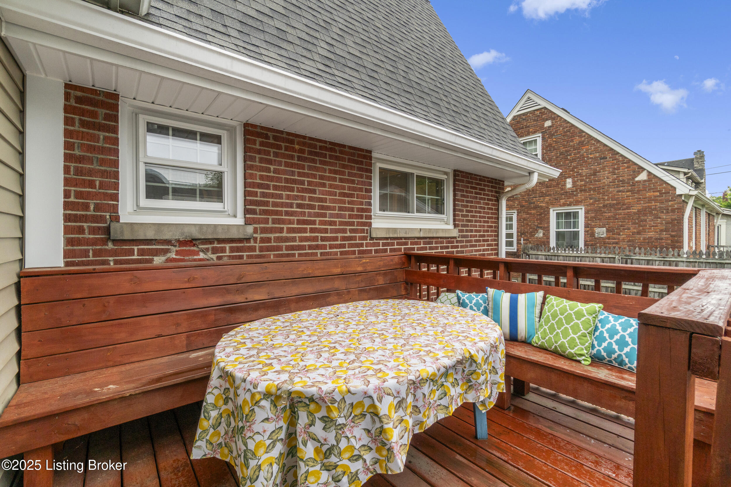 916 Greenleaf Rd
