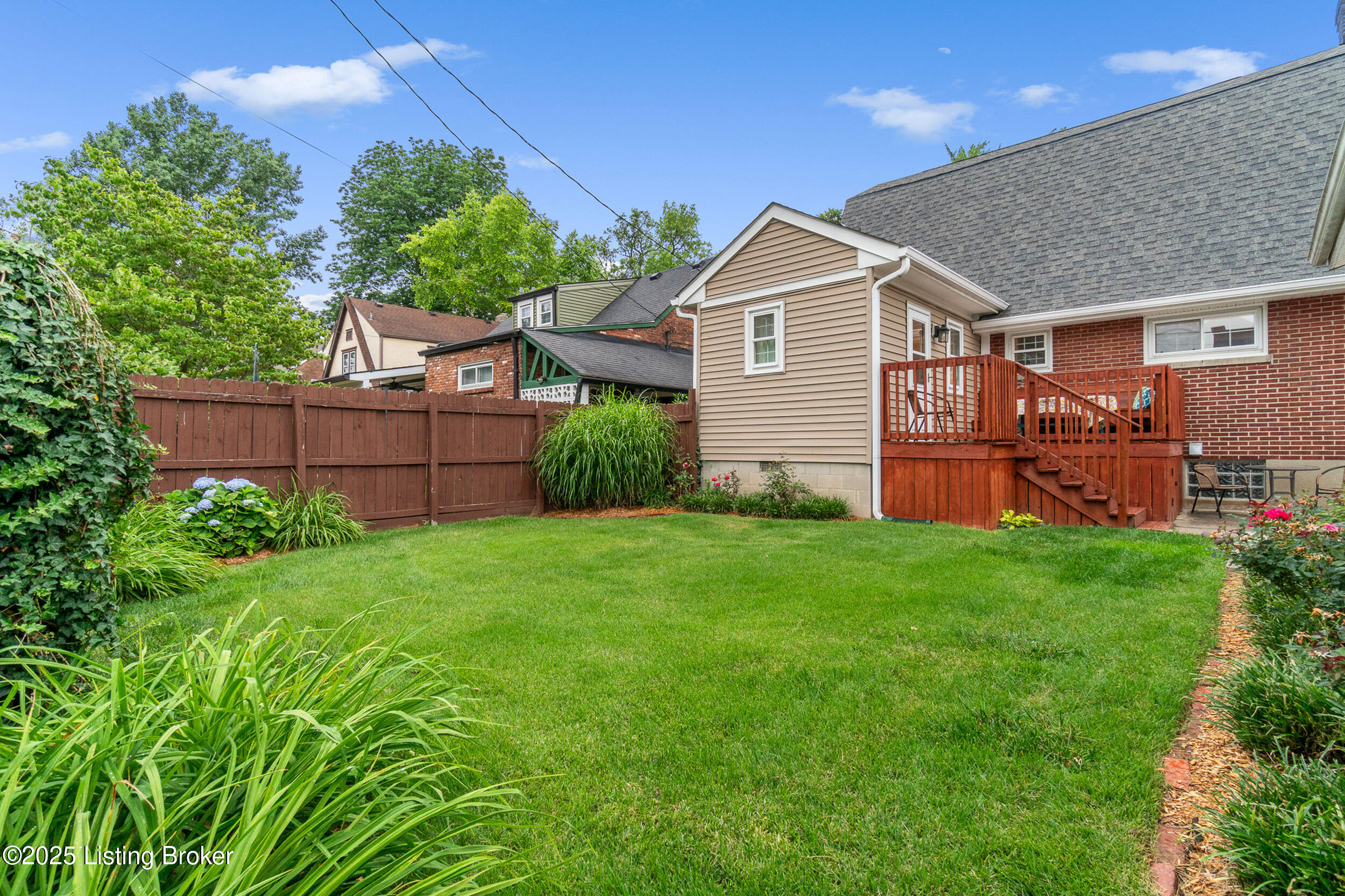 916 Greenleaf Rd