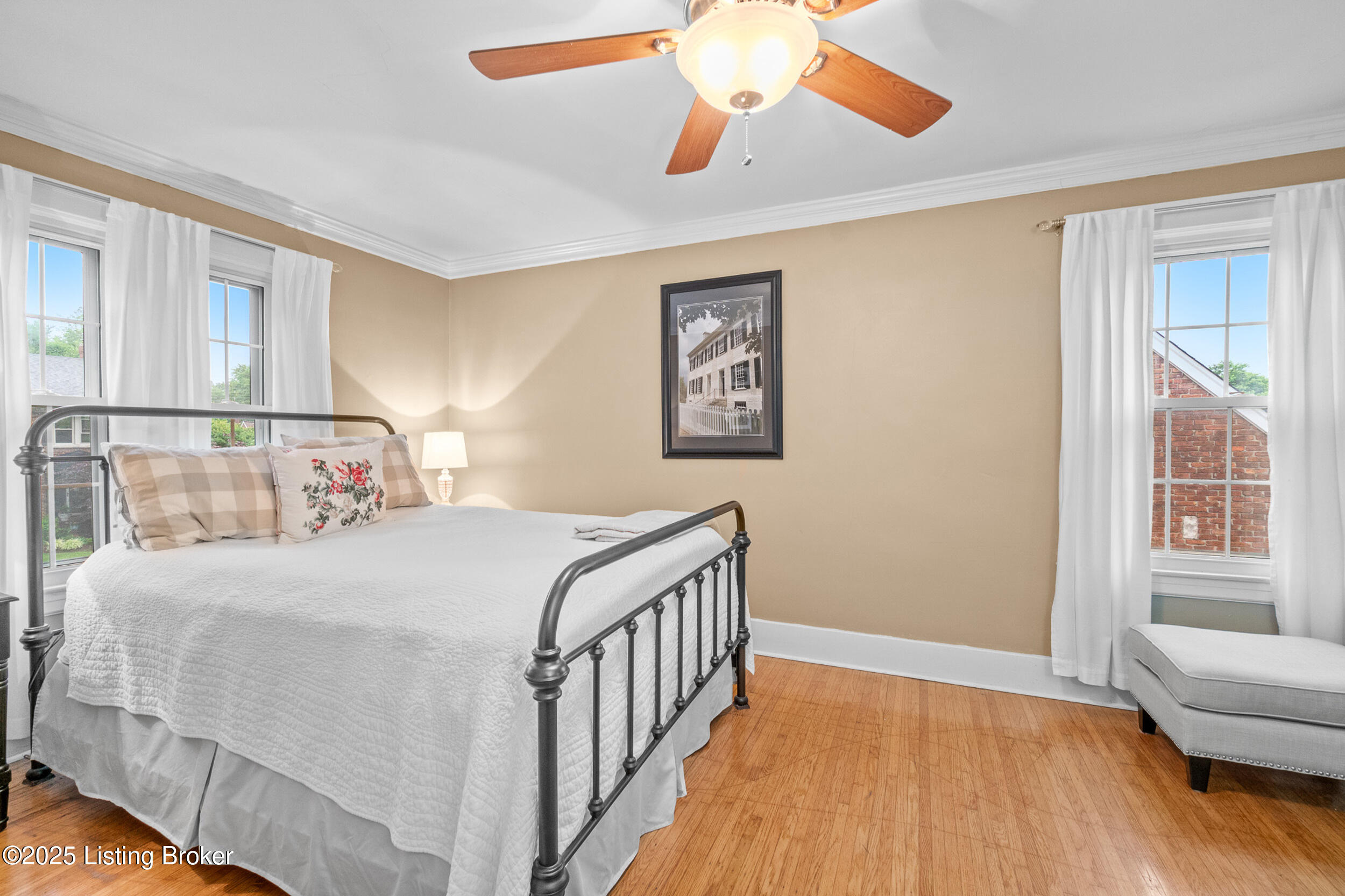 916 Greenleaf Rd