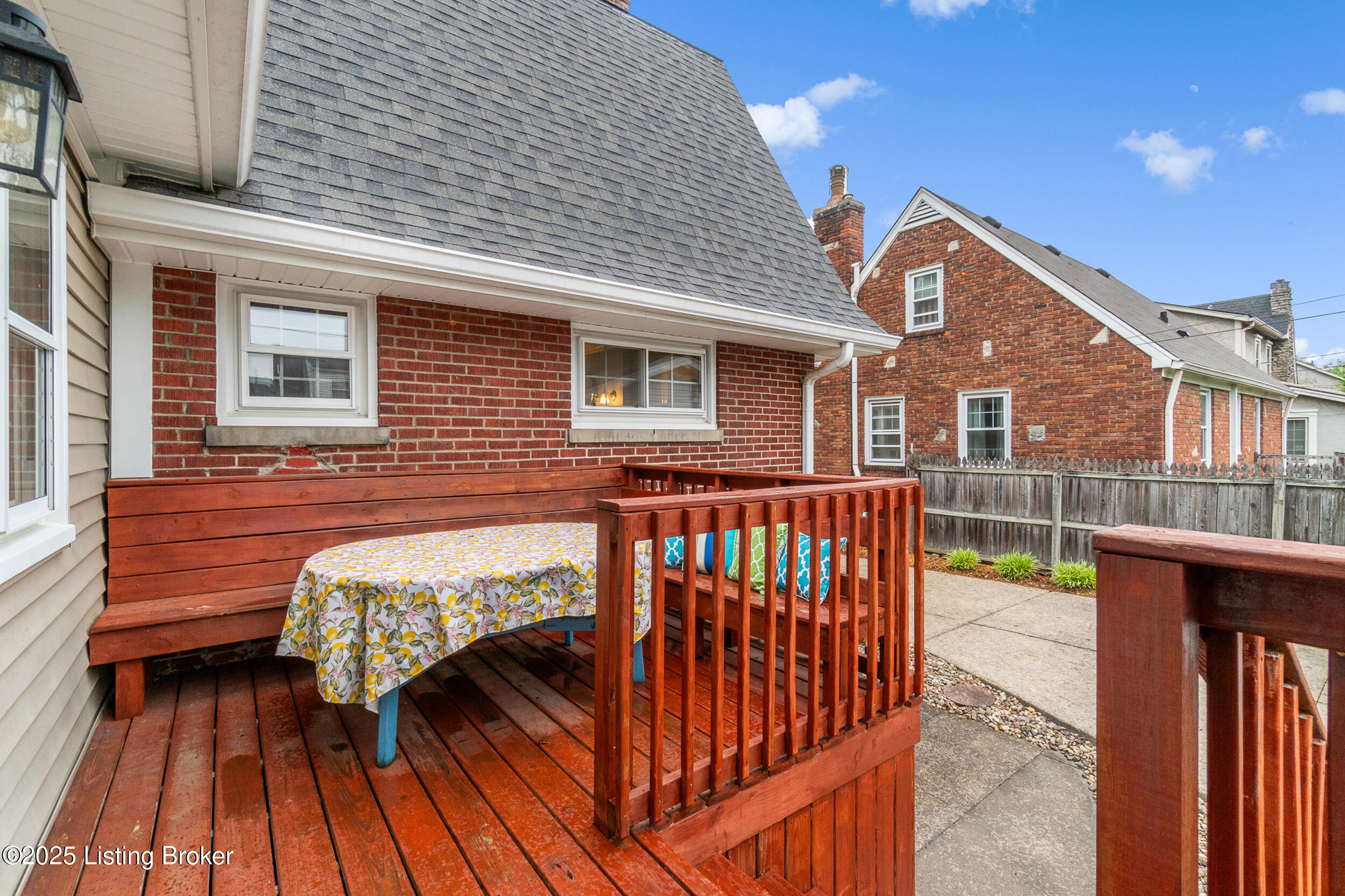 916 Greenleaf Rd