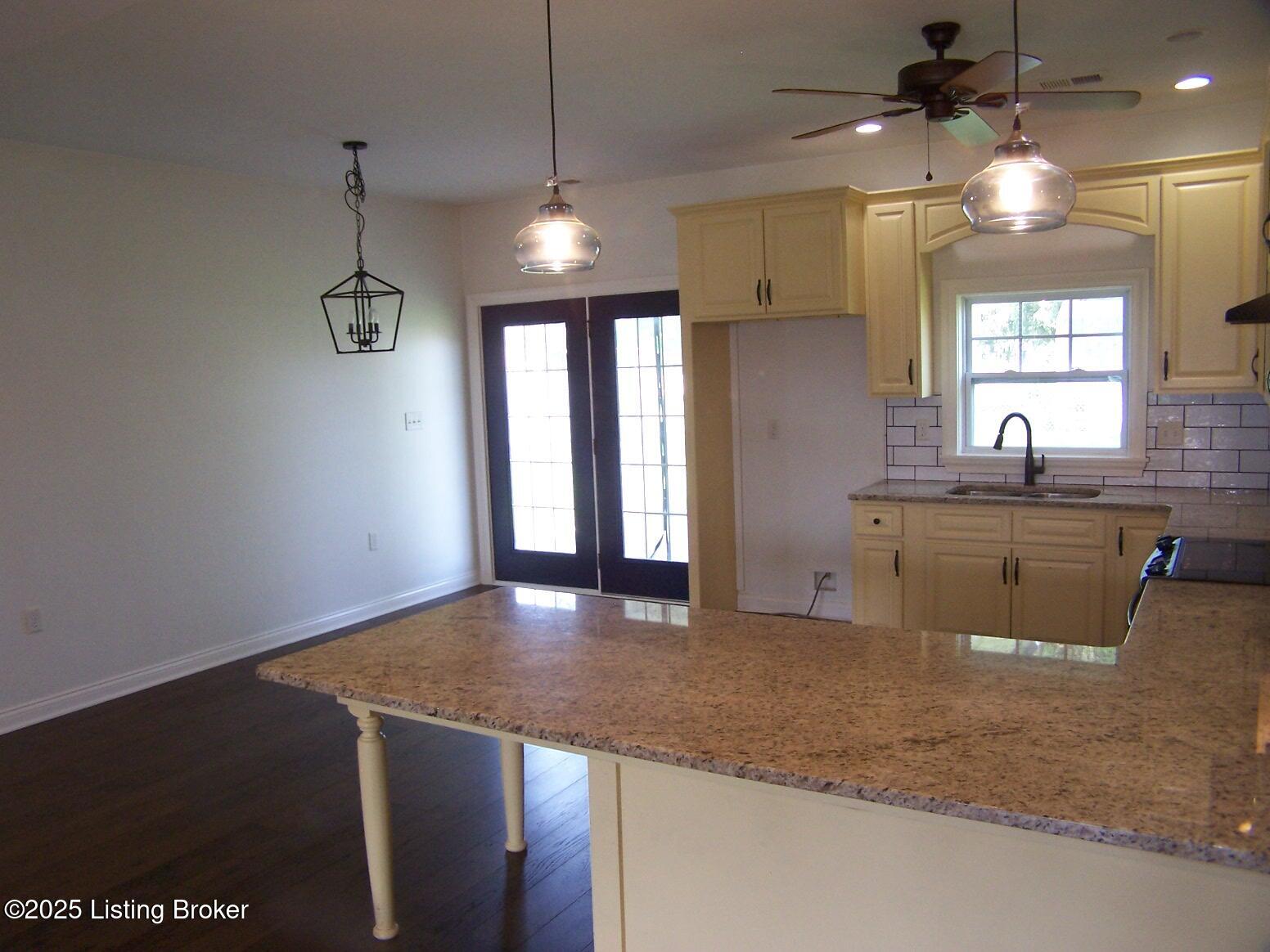 569 Deep Creek Dr