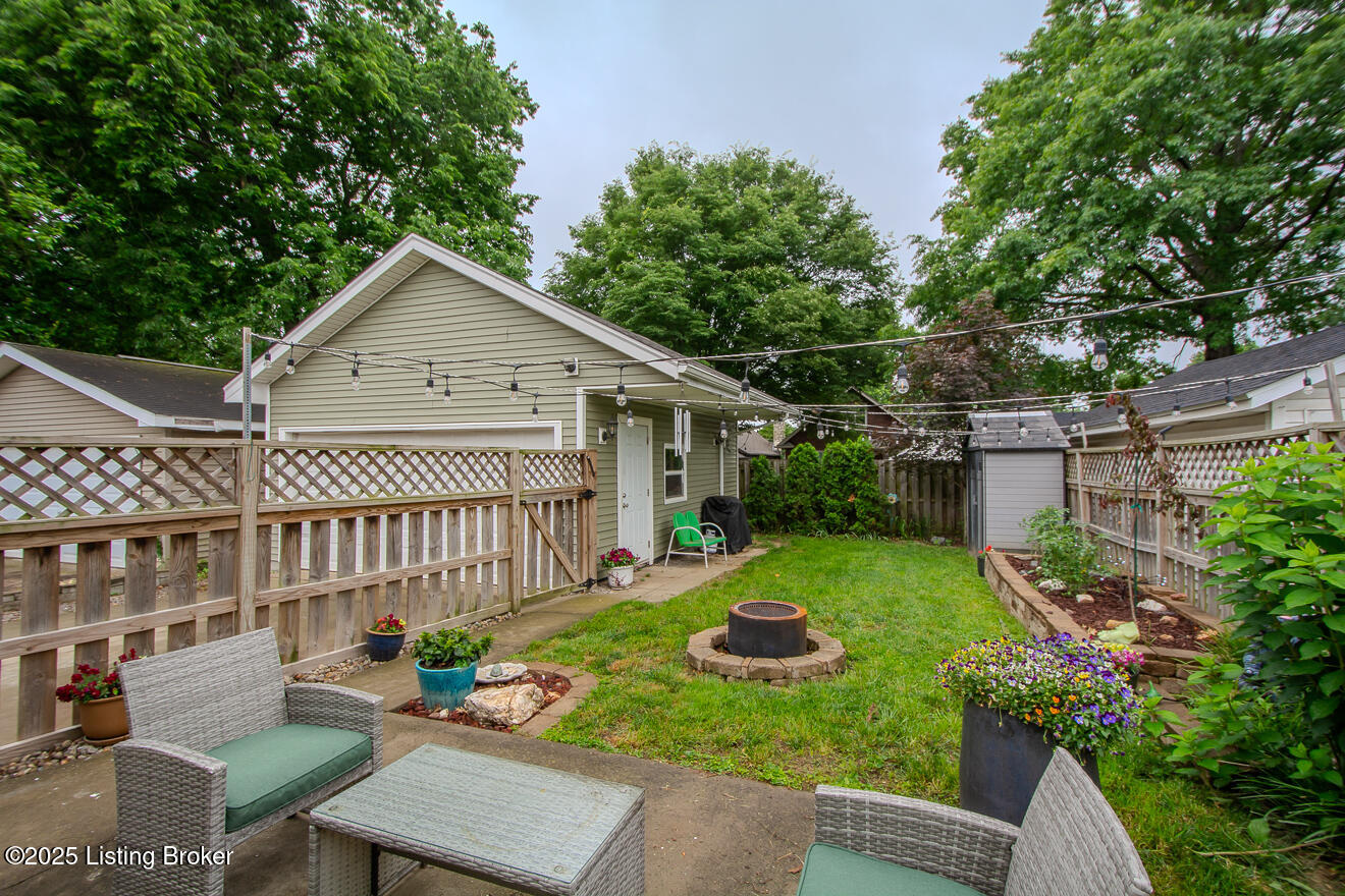 114 S Crestmoor Ave