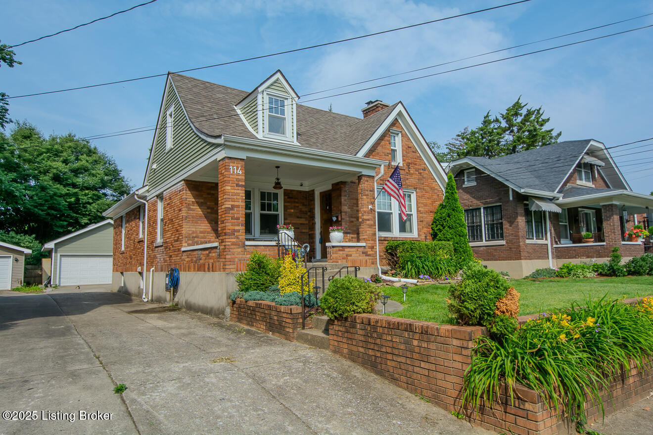 114 S Crestmoor Ave