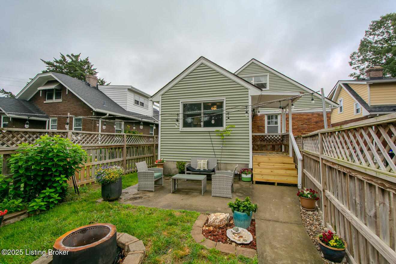 114 S Crestmoor Ave