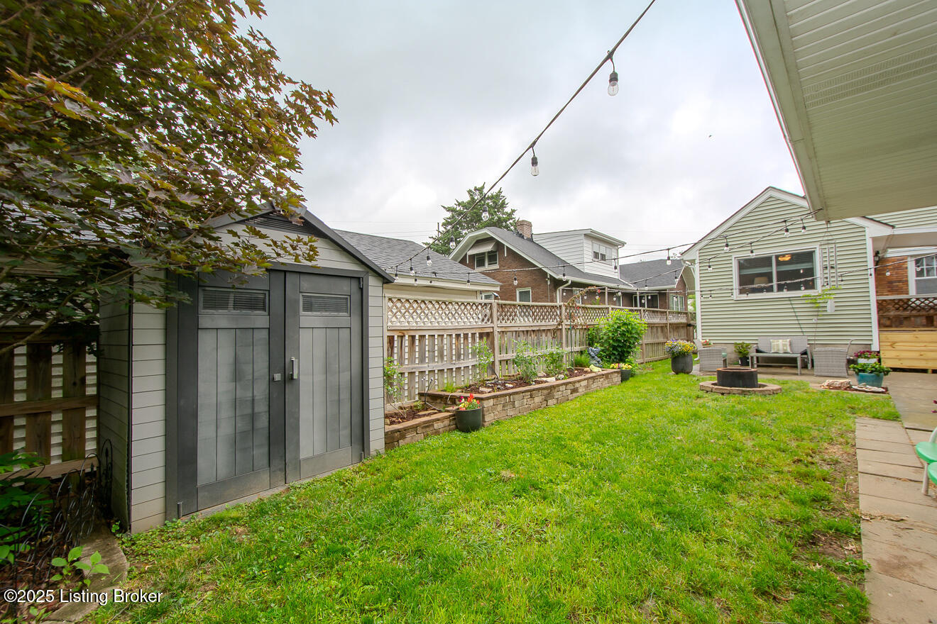 114 S Crestmoor Ave