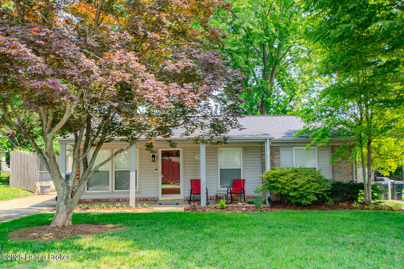 10015 Harlech Ln