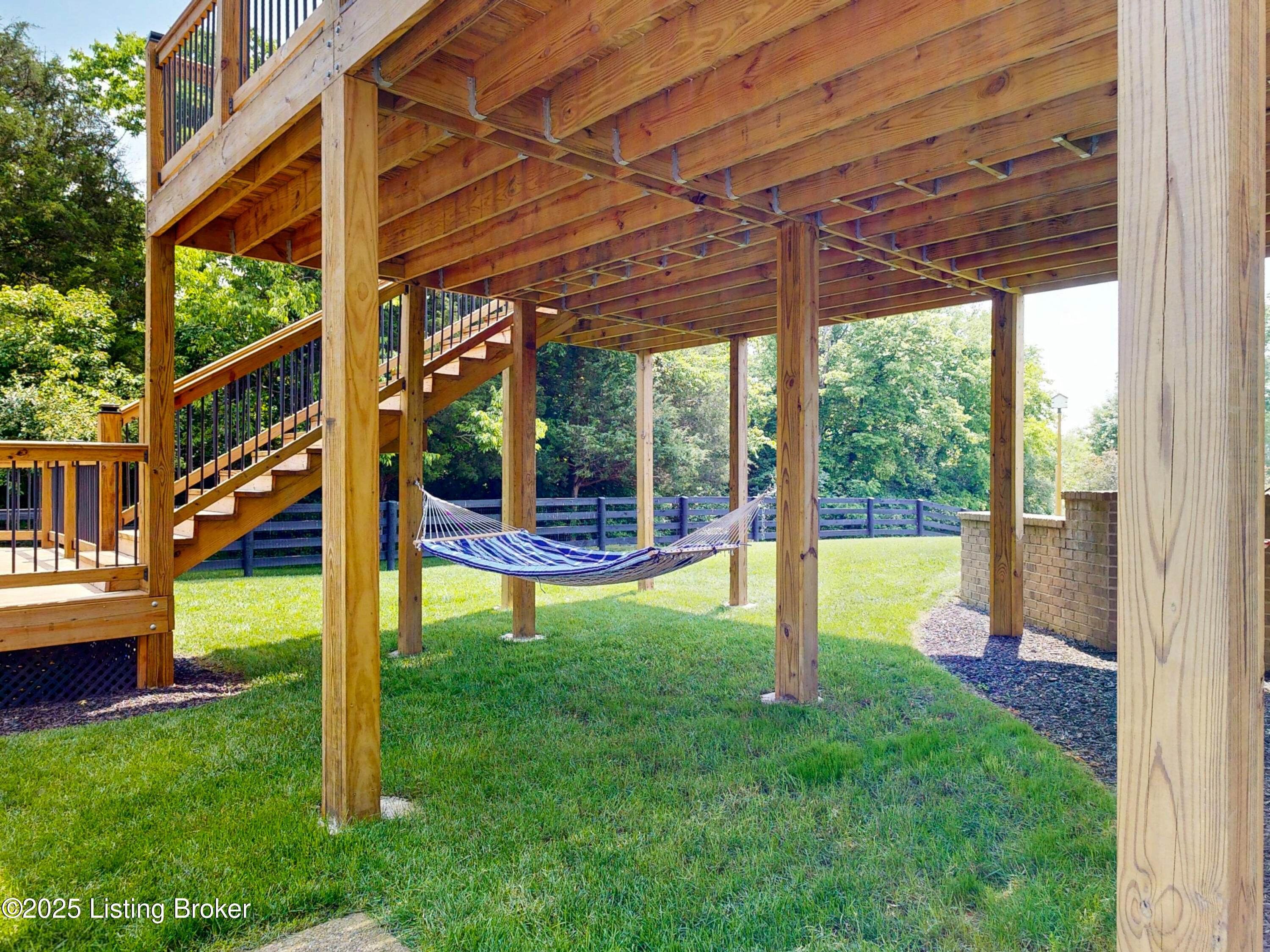 7507 Grand Oaks Dr