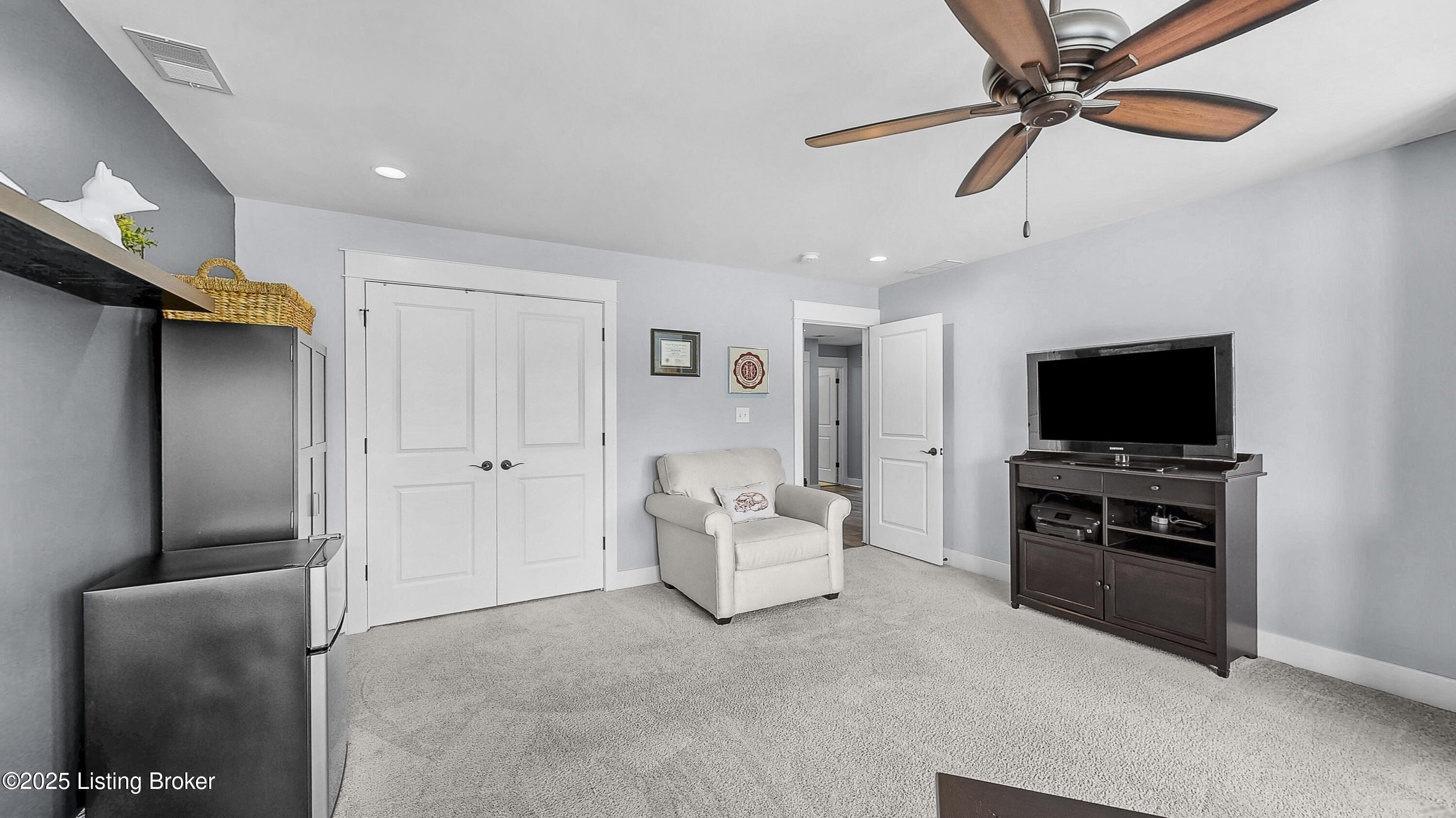 7507 Grand Oaks Dr