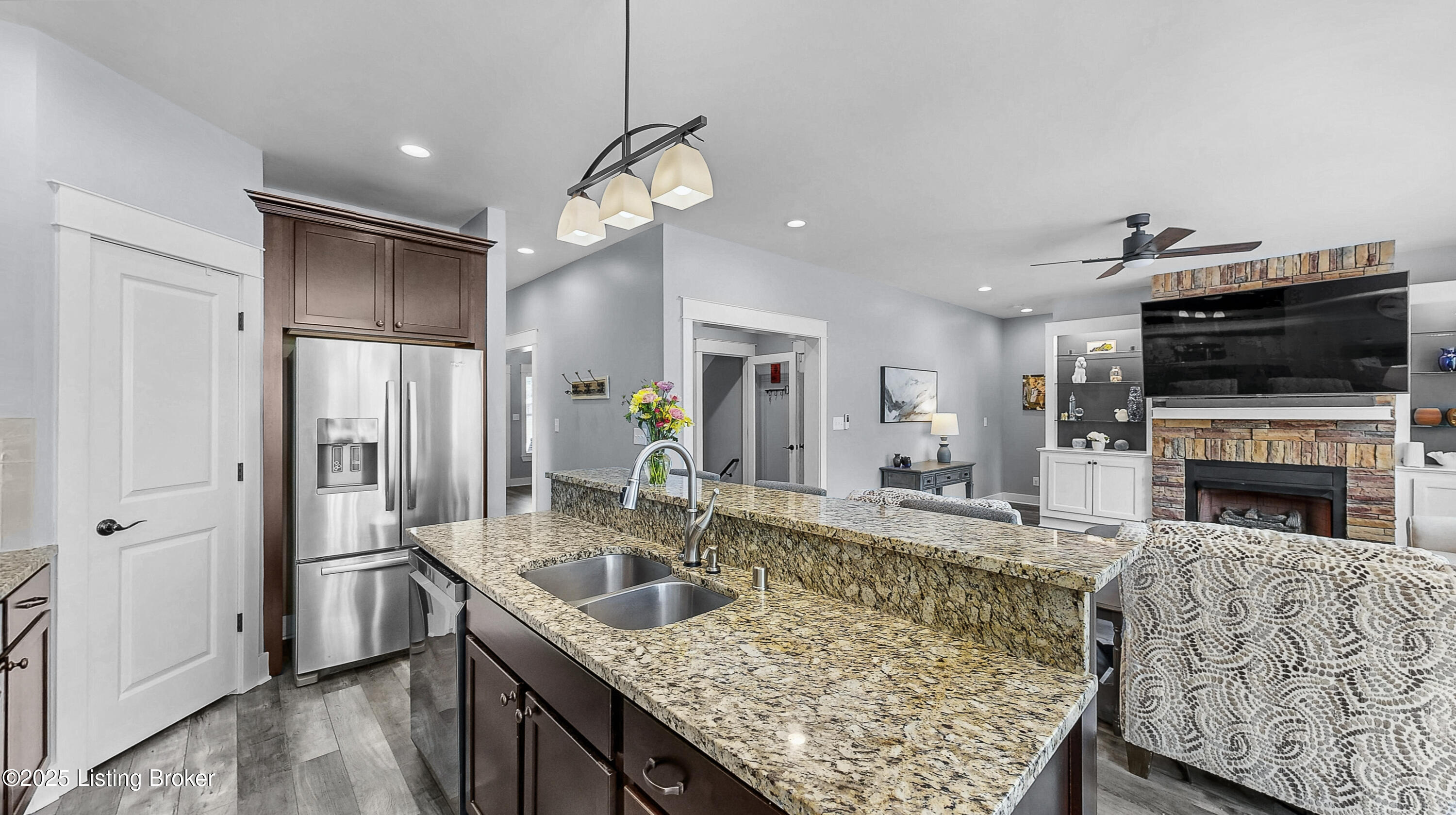 7507 Grand Oaks Dr