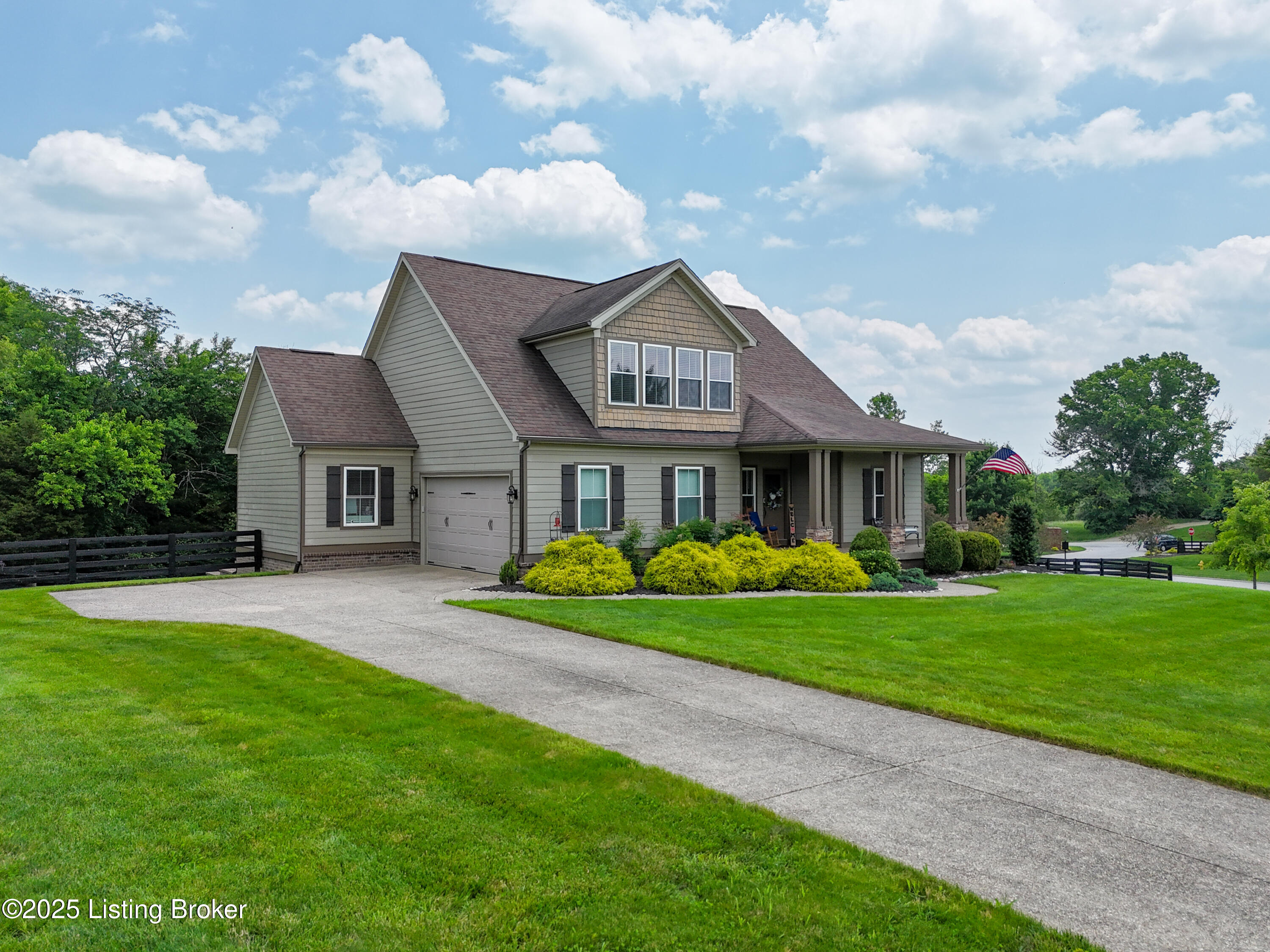 7507 Grand Oaks Dr