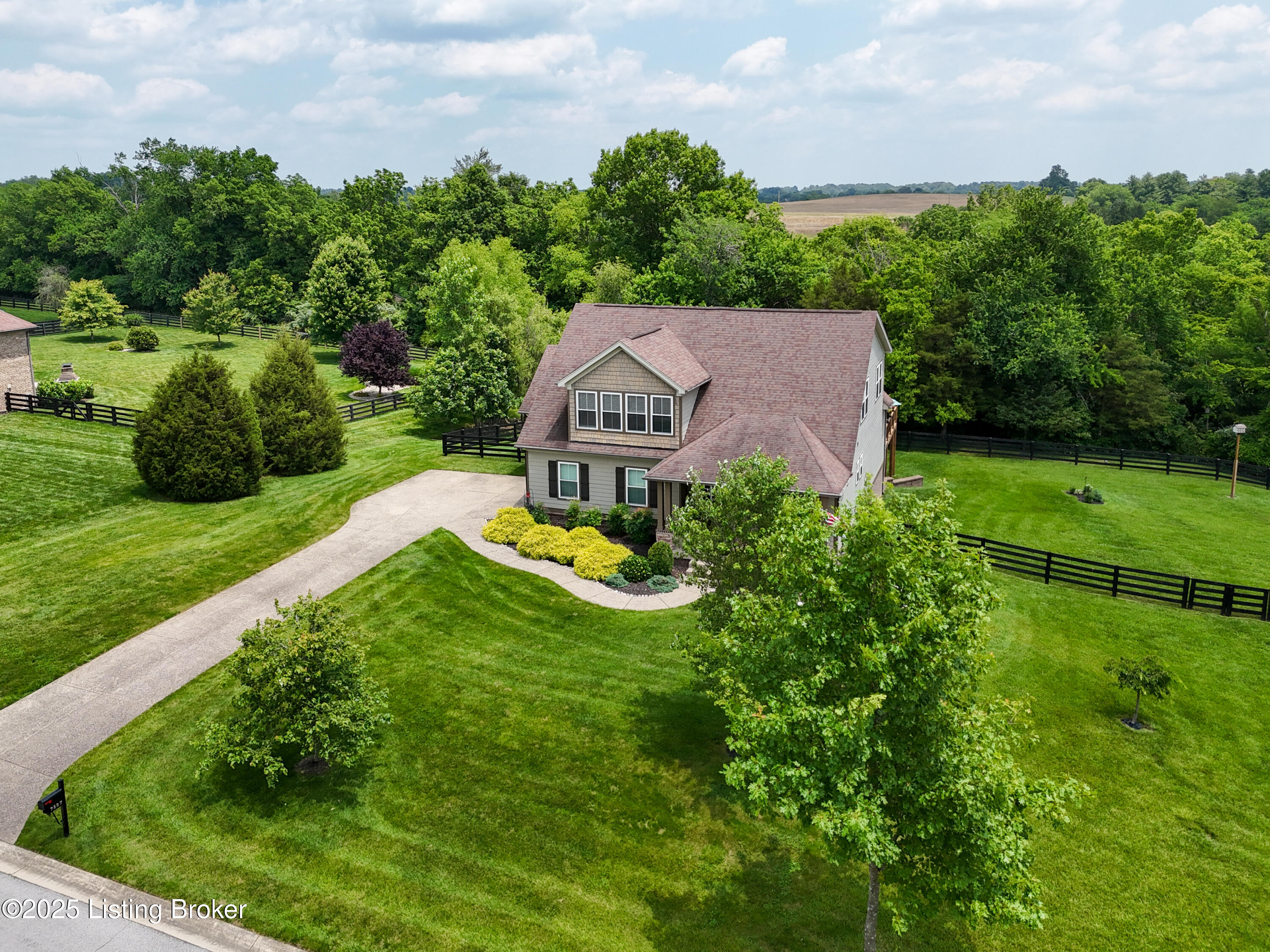 7507 Grand Oaks Dr