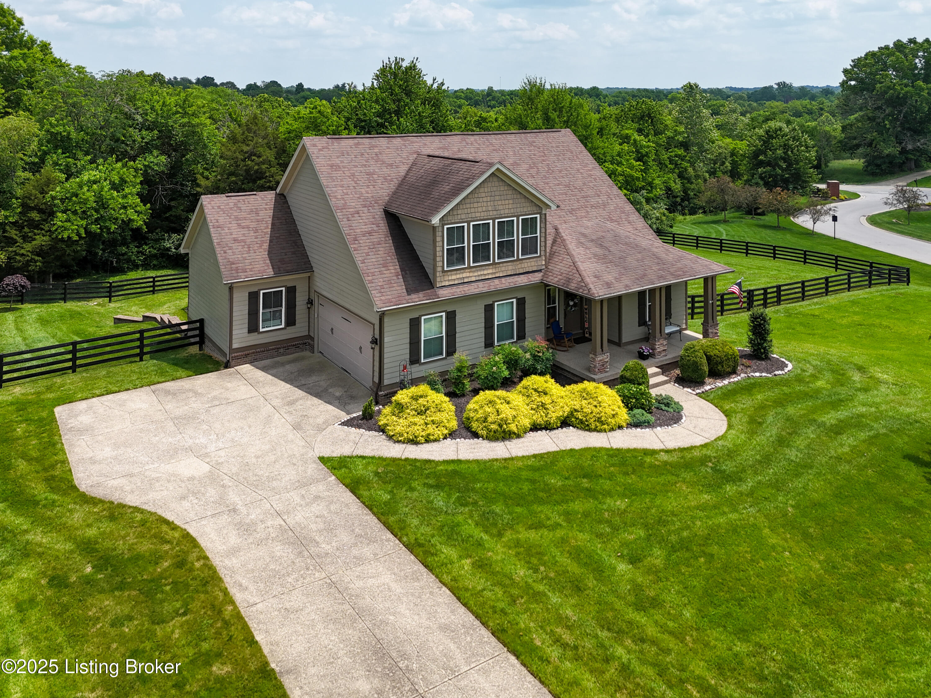 7507 Grand Oaks Dr