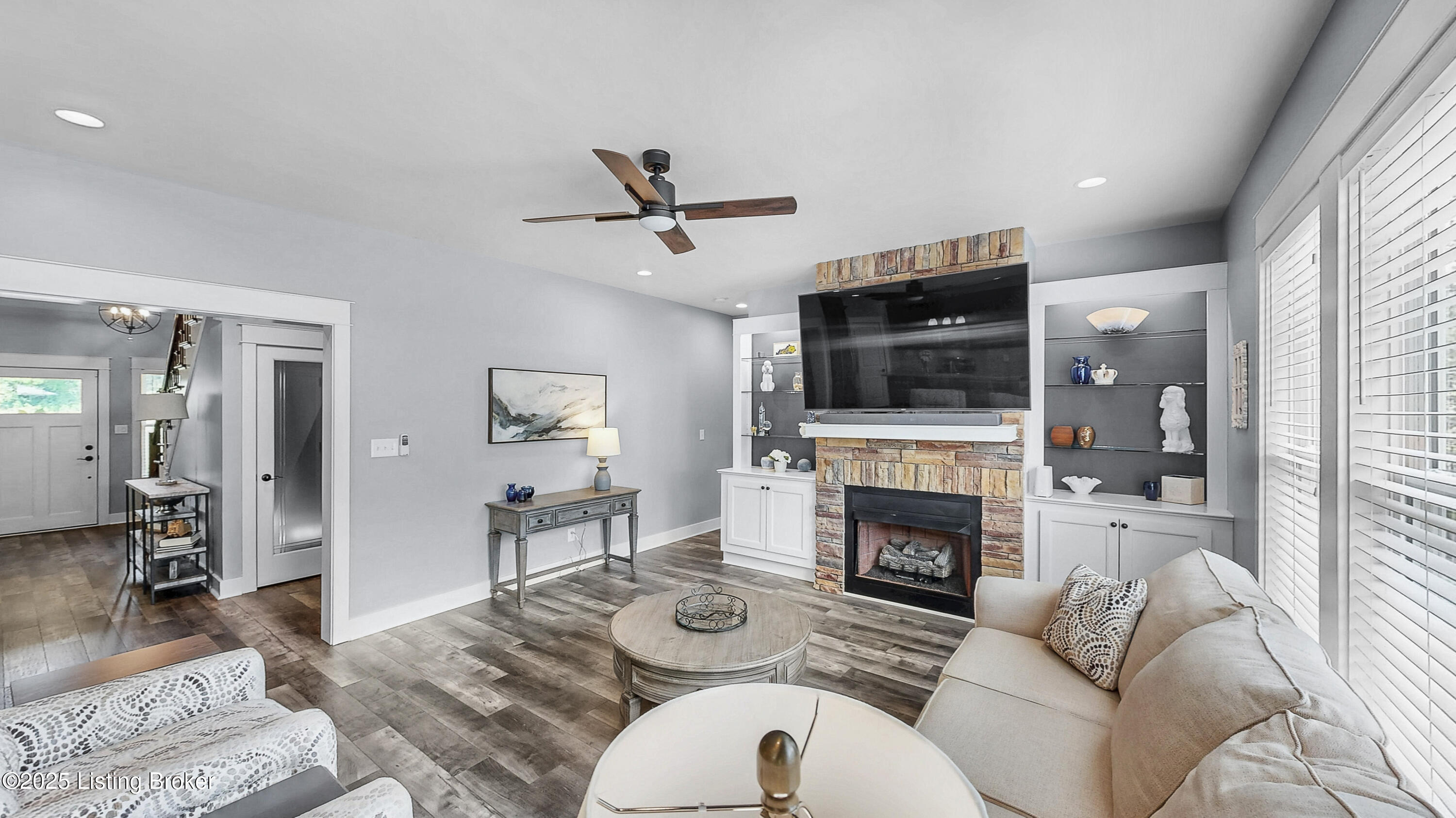 7507 Grand Oaks Dr