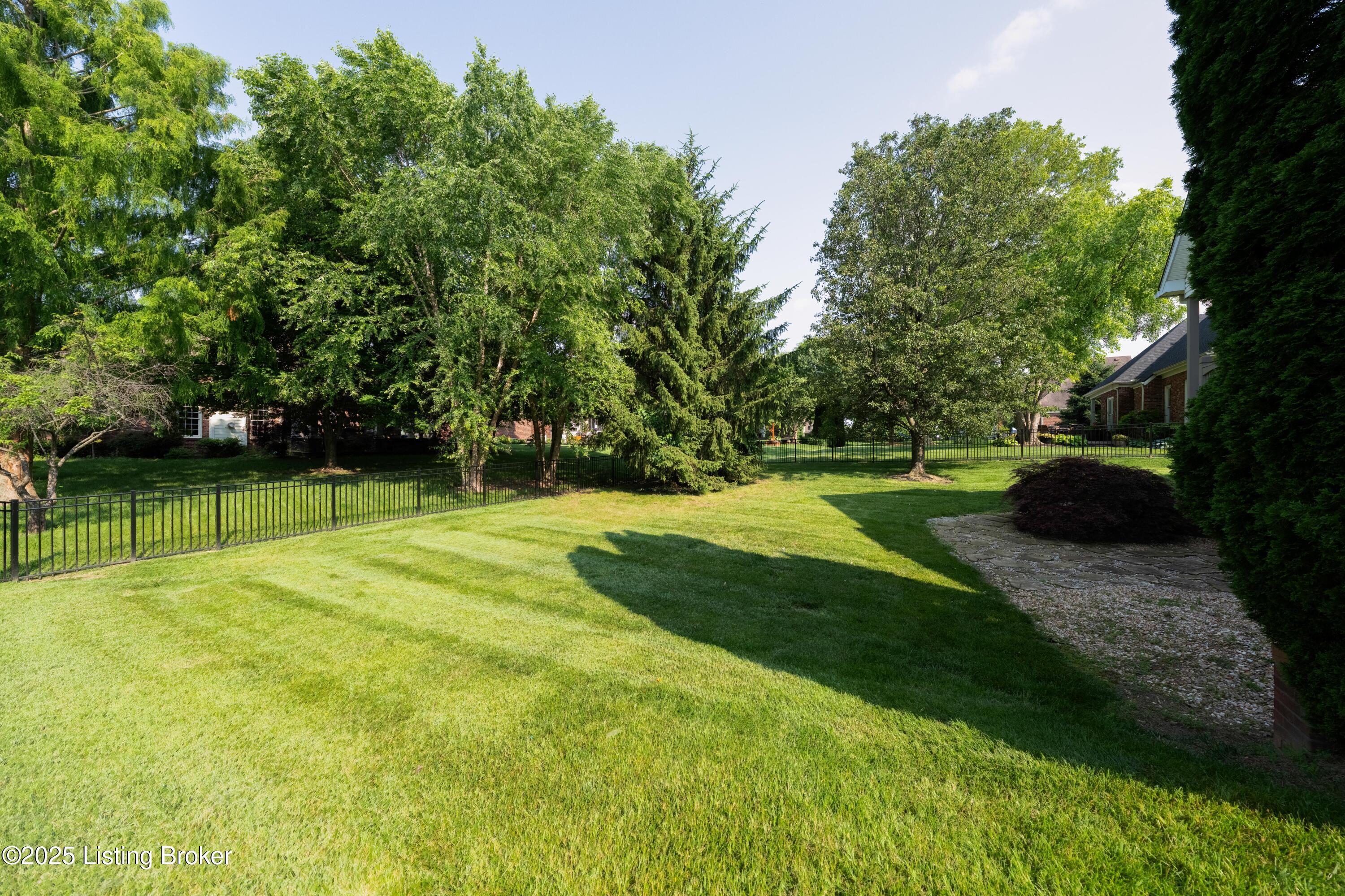 6205 Elizabeth Ct