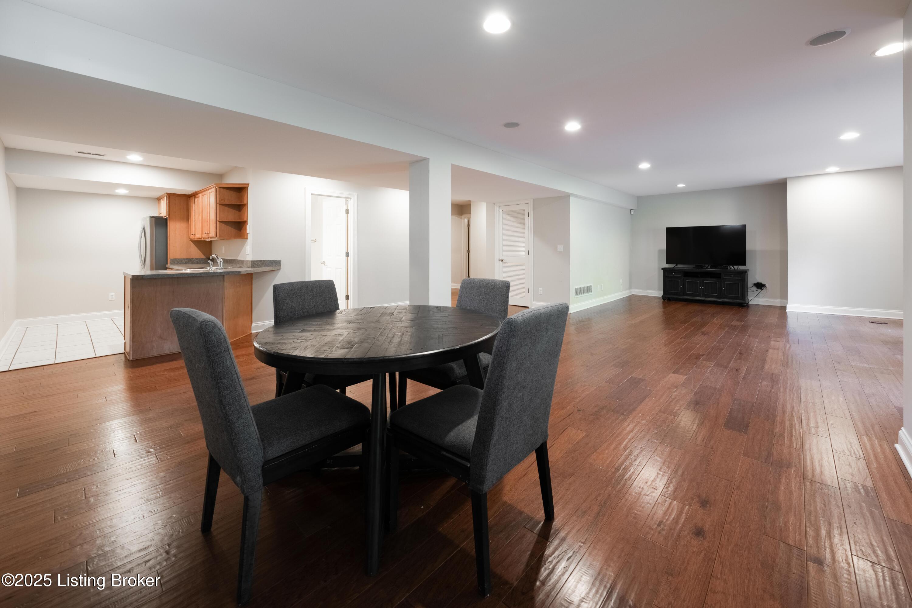 6205 Elizabeth Ct