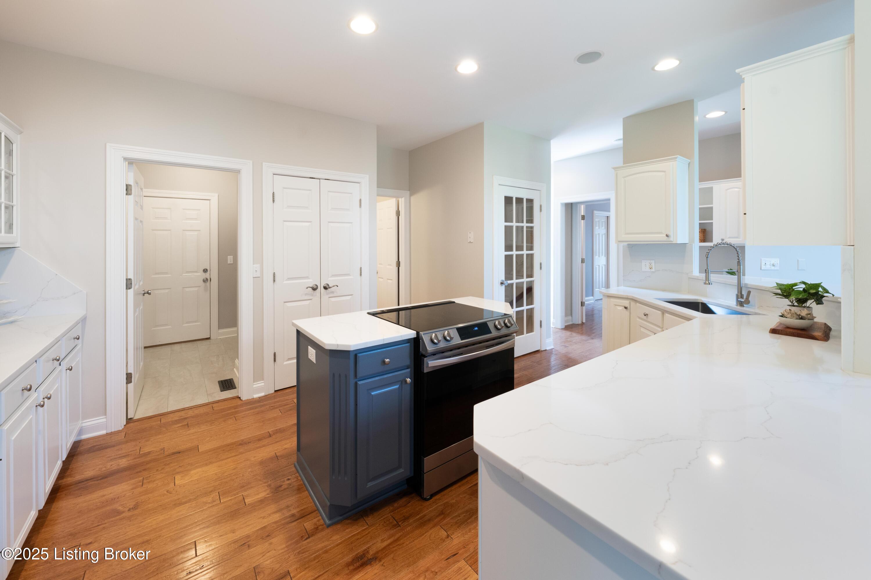 6205 Elizabeth Ct