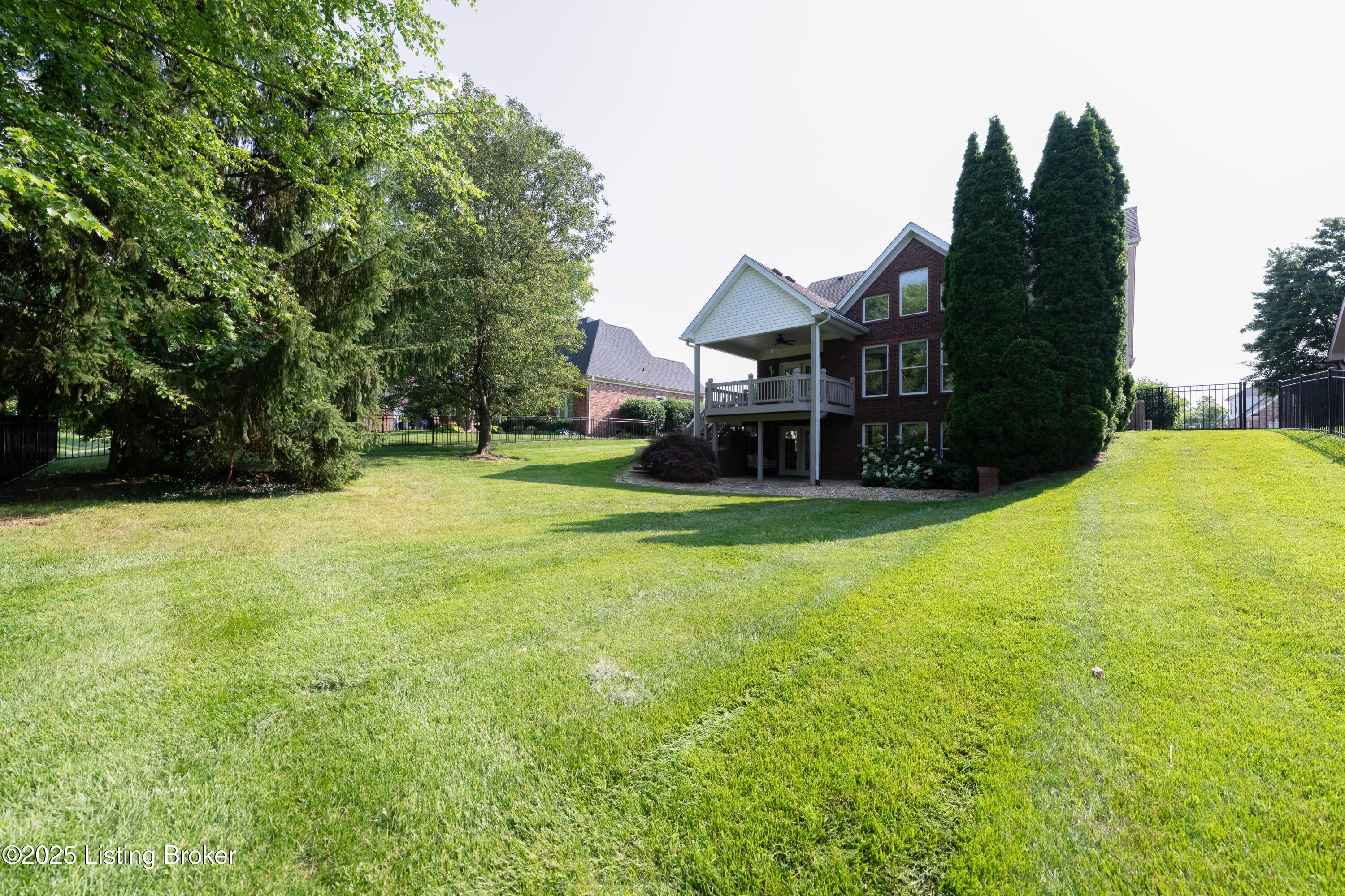 6205 Elizabeth Ct