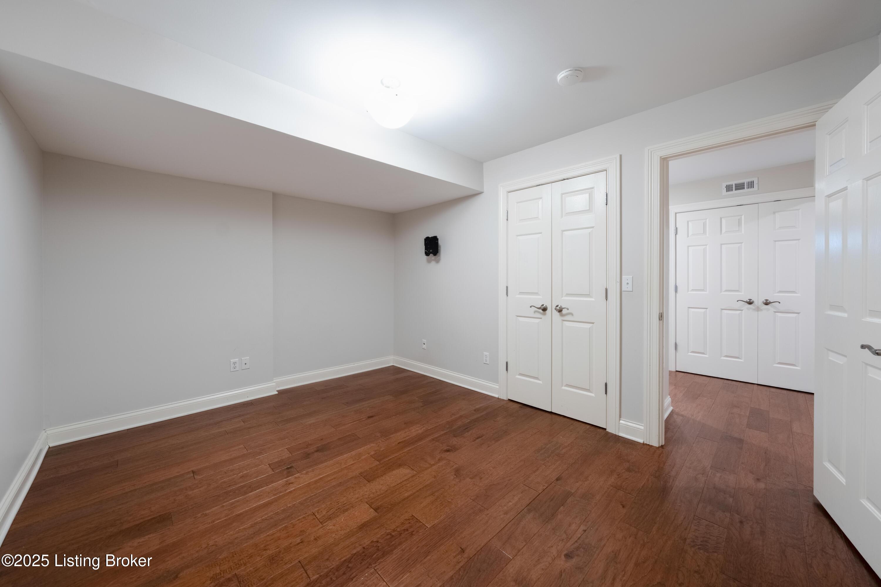 6205 Elizabeth Ct