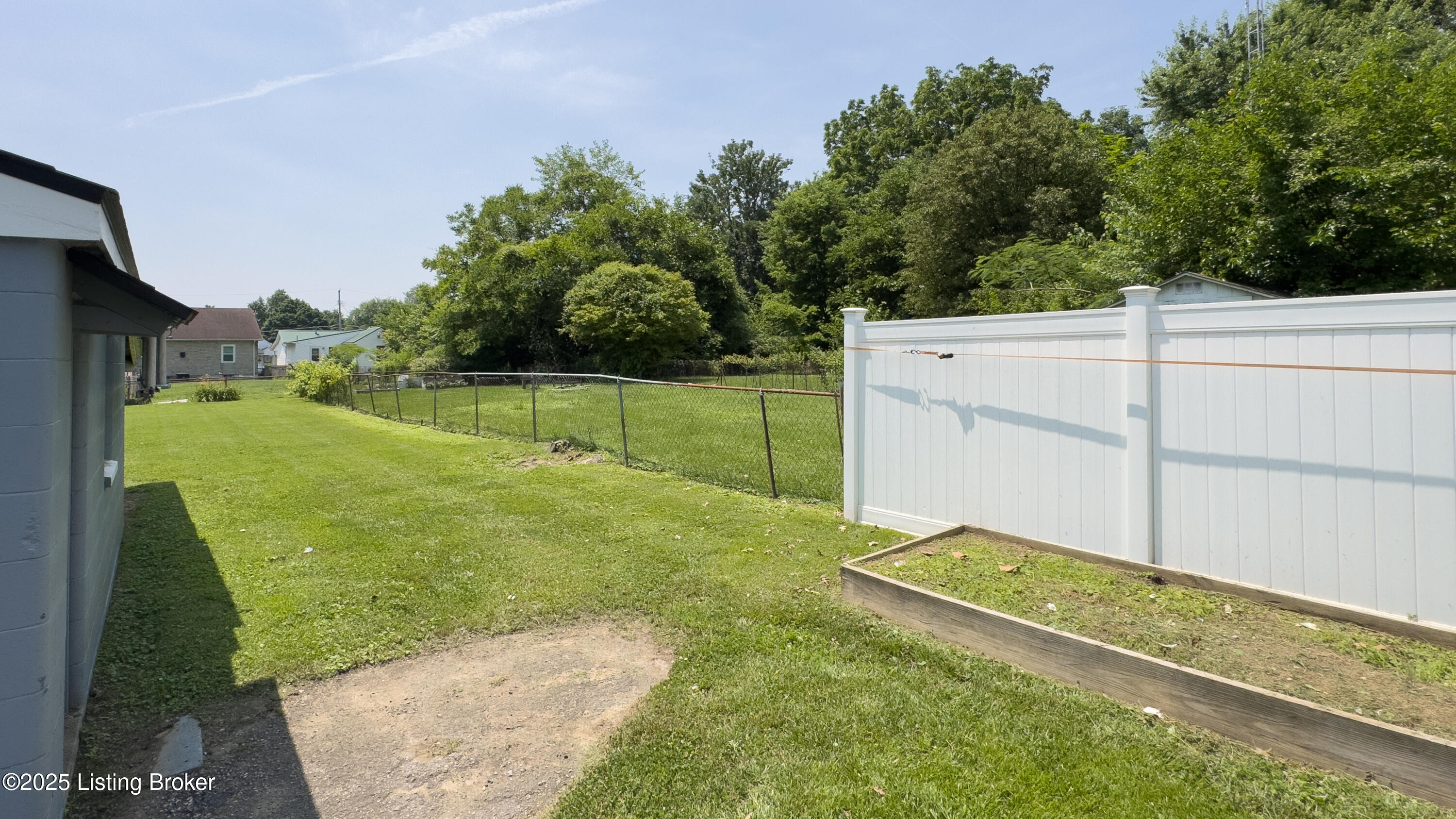 116 E Southern Heights Ave