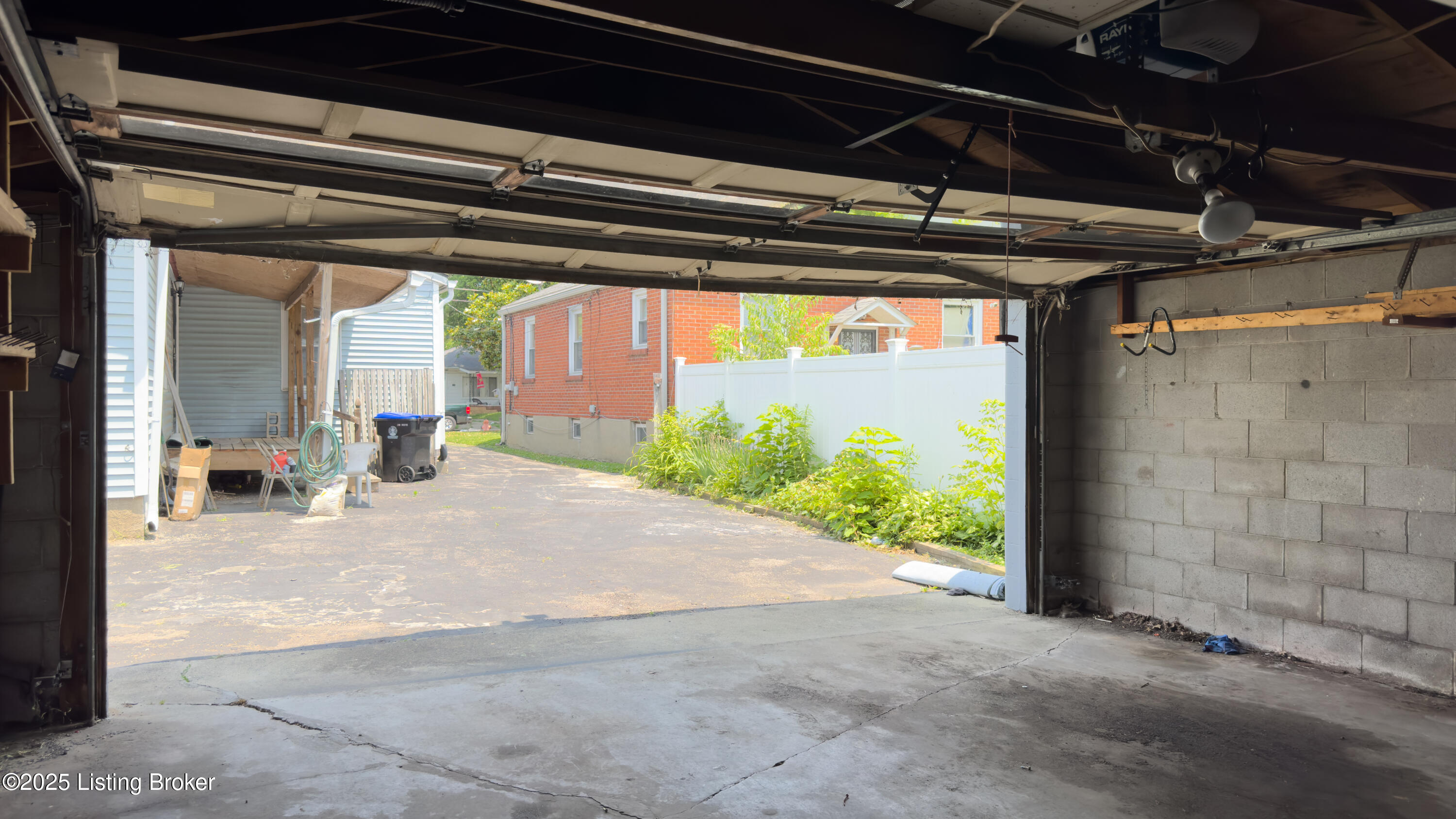 116 E Southern Heights Ave