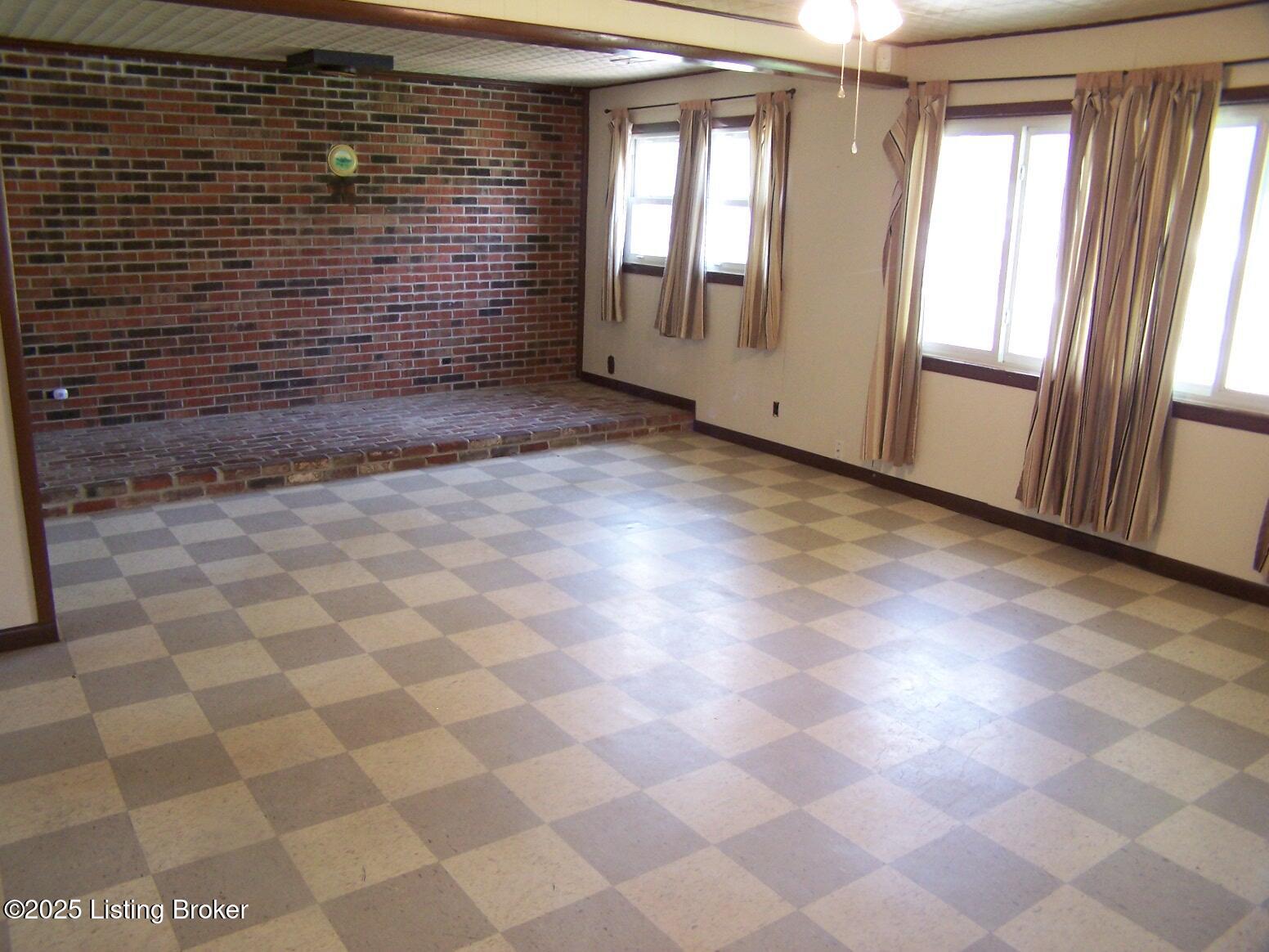 7112 Dunkirk Ln
