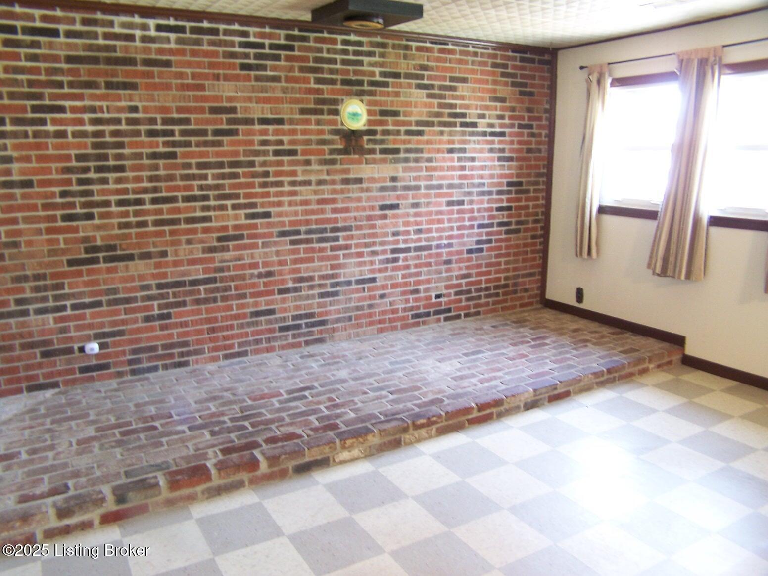 7112 Dunkirk Ln