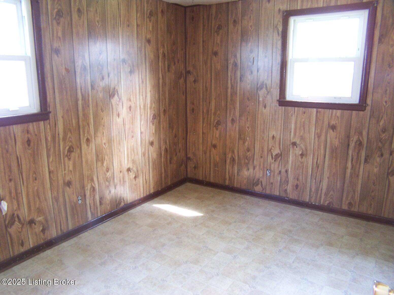 7112 Dunkirk Ln