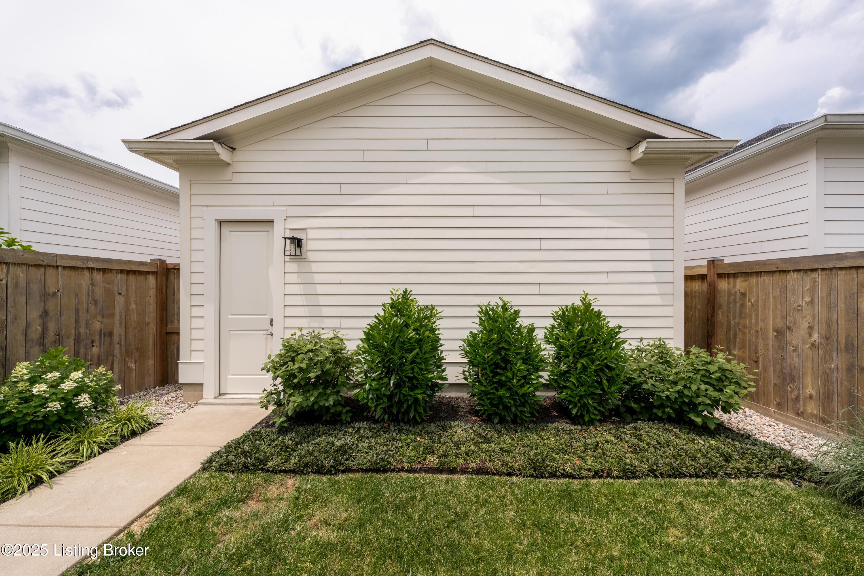 6428 Passionflower Dr