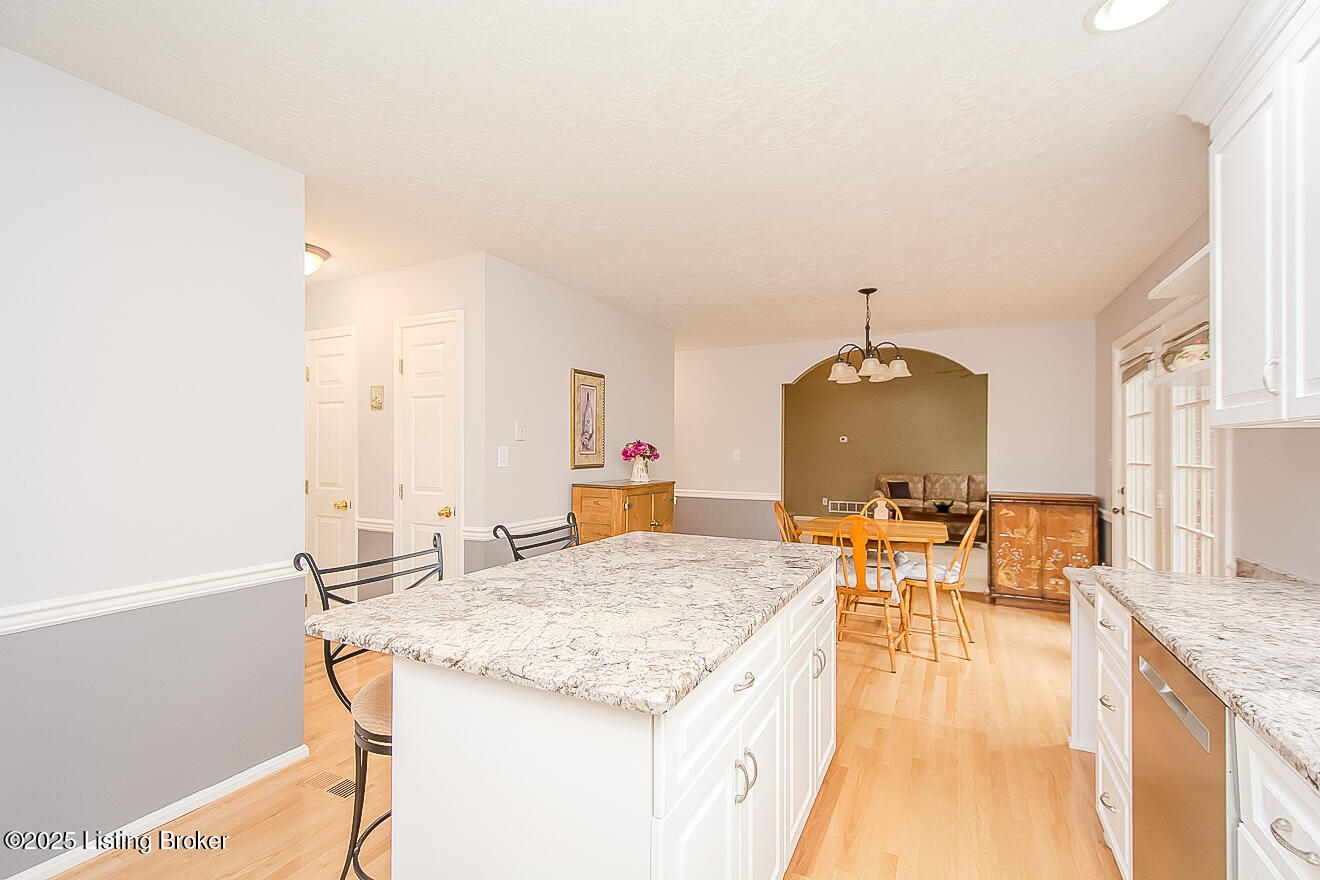 13811 Forest Bend Cir