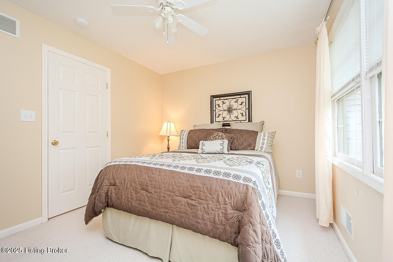 13811 Forest Bend Cir
