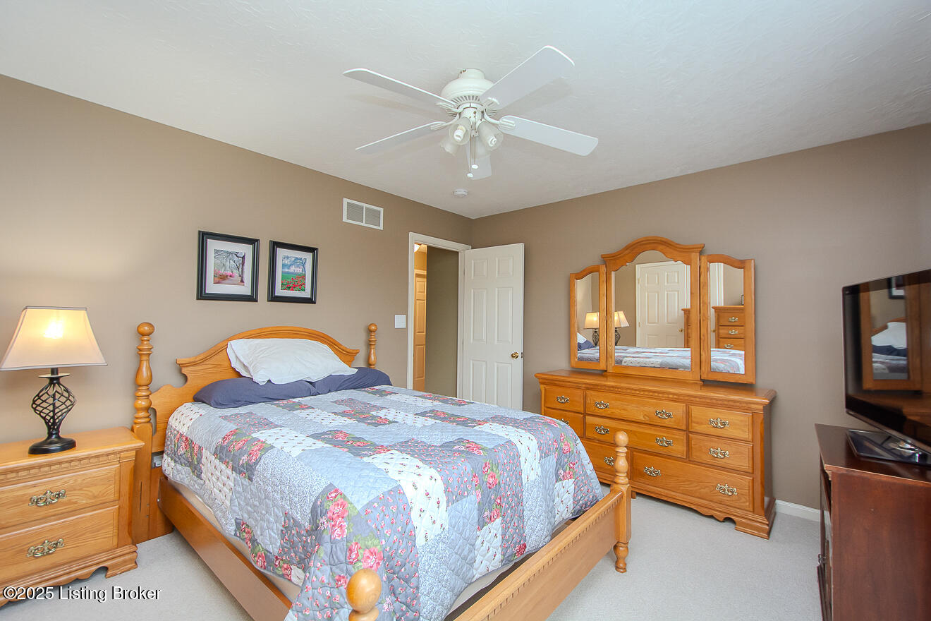 13811 Forest Bend Cir