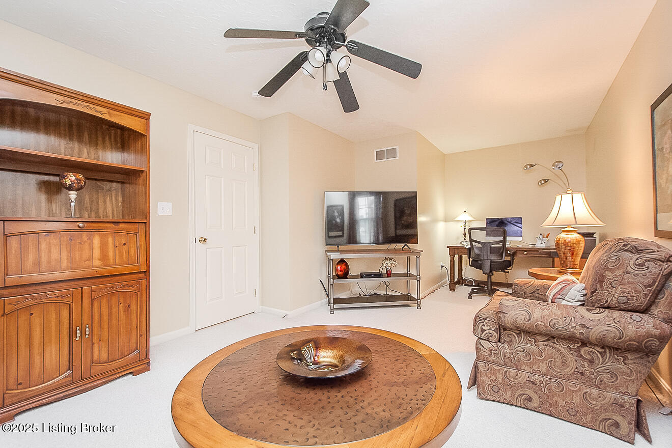 13811 Forest Bend Cir