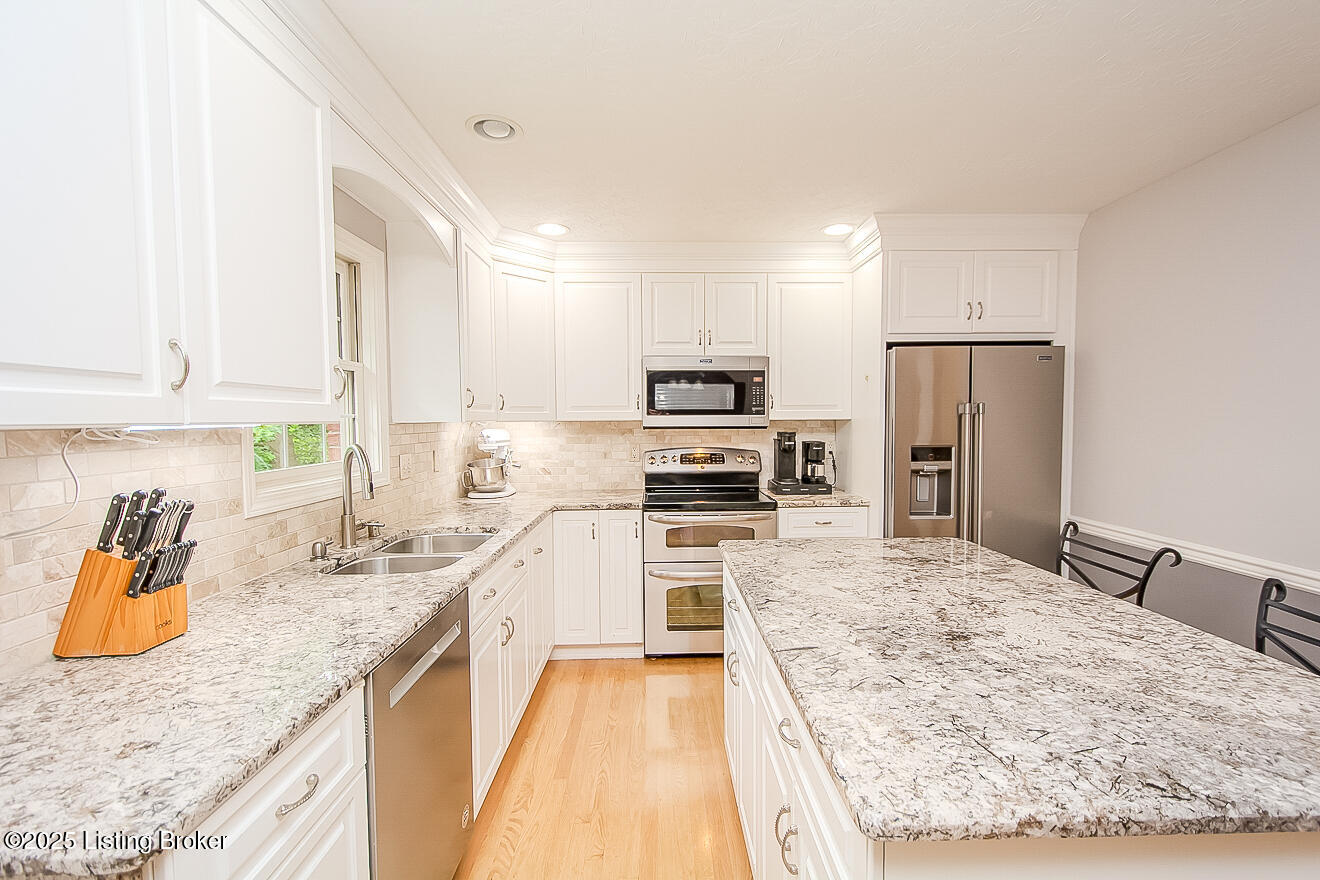 13811 Forest Bend Cir