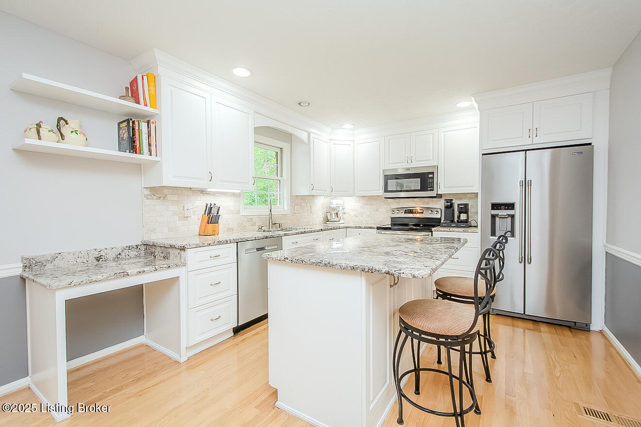 13811 Forest Bend Cir